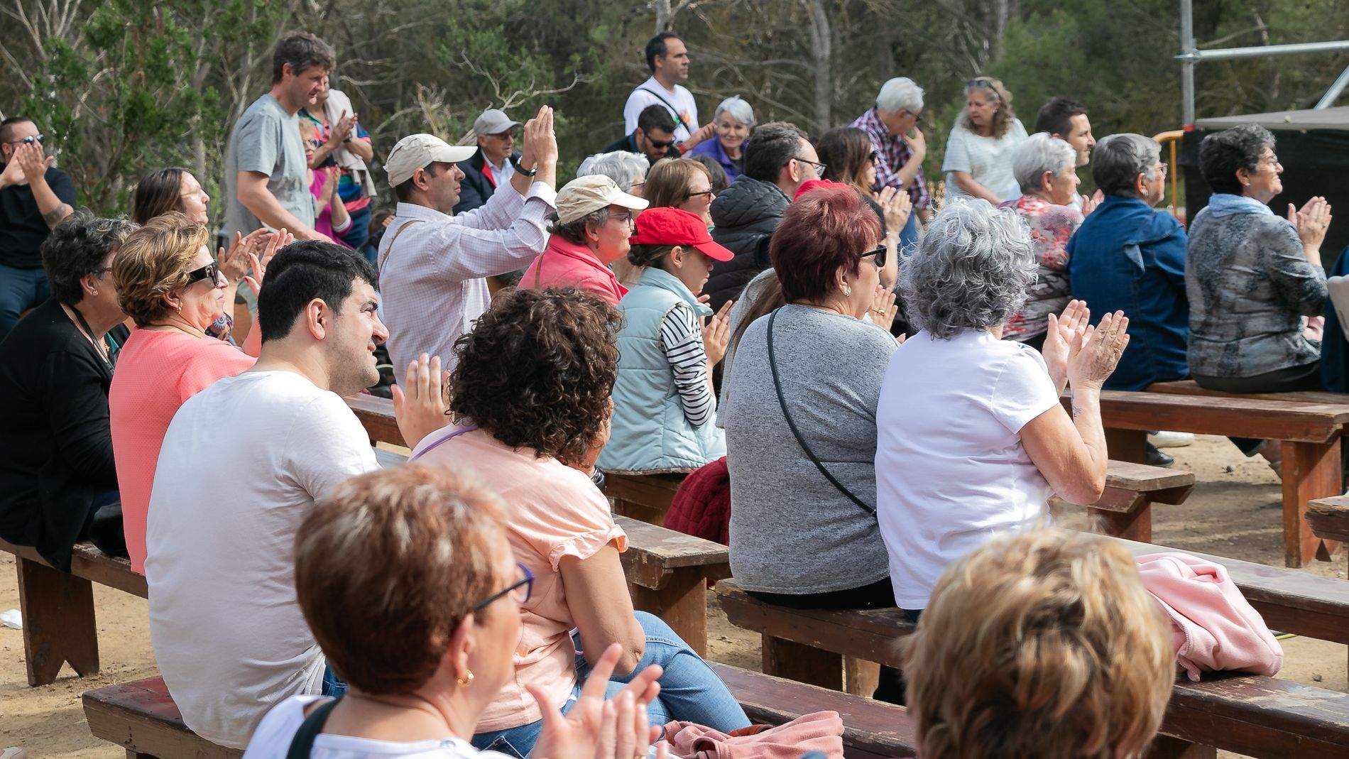 Celebración en Huesca de la fiesta de San Jorge en el cerro. Foto: Estela Alcay