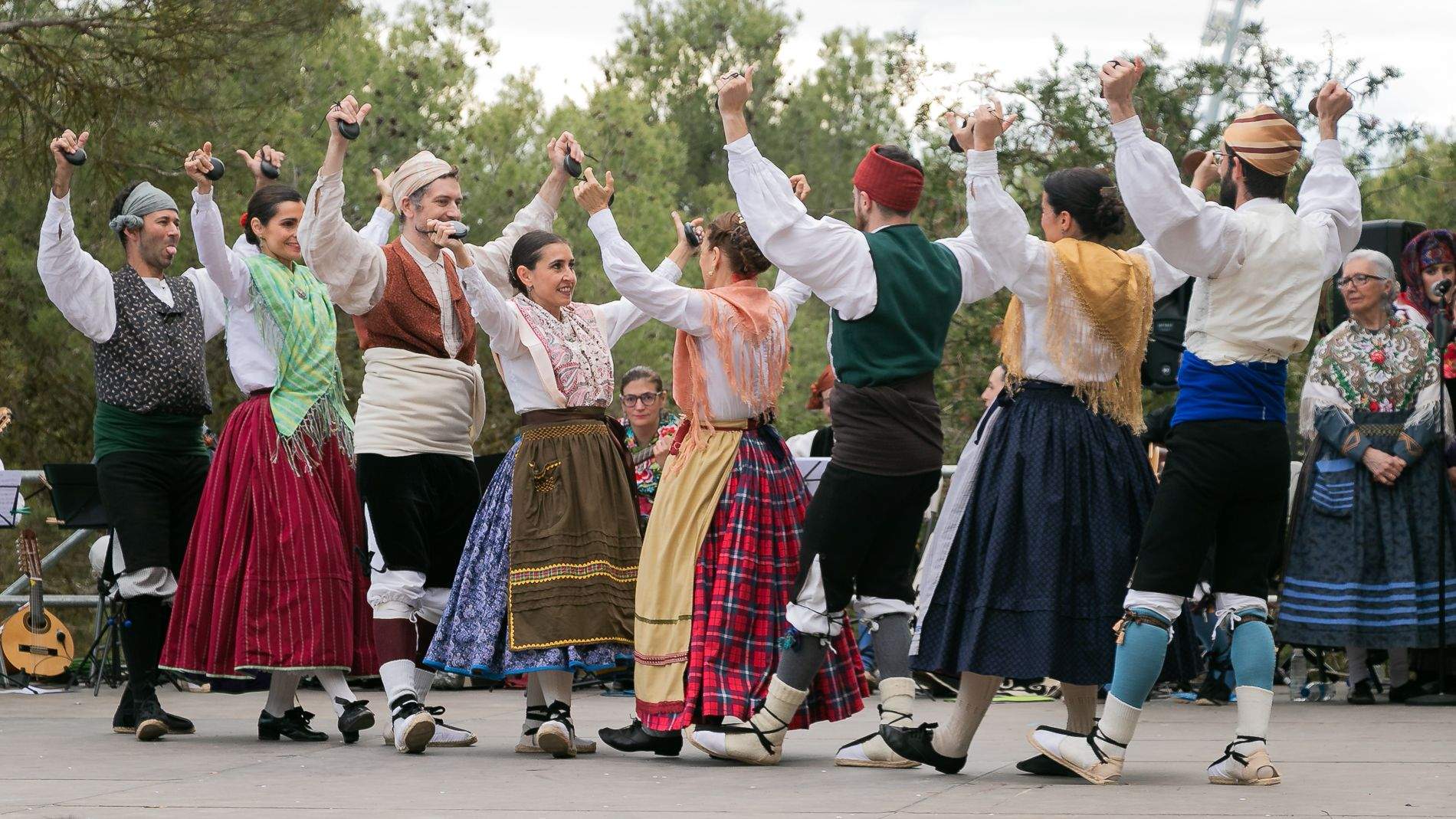  Celebración en Huesca de la fiesta de San Jorge en el cerro. Foto: Estela Alcay