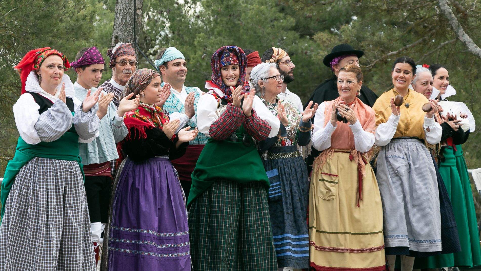  Celebración en Huesca de la fiesta de San Jorge en el cerro. Foto: Estela Alcay