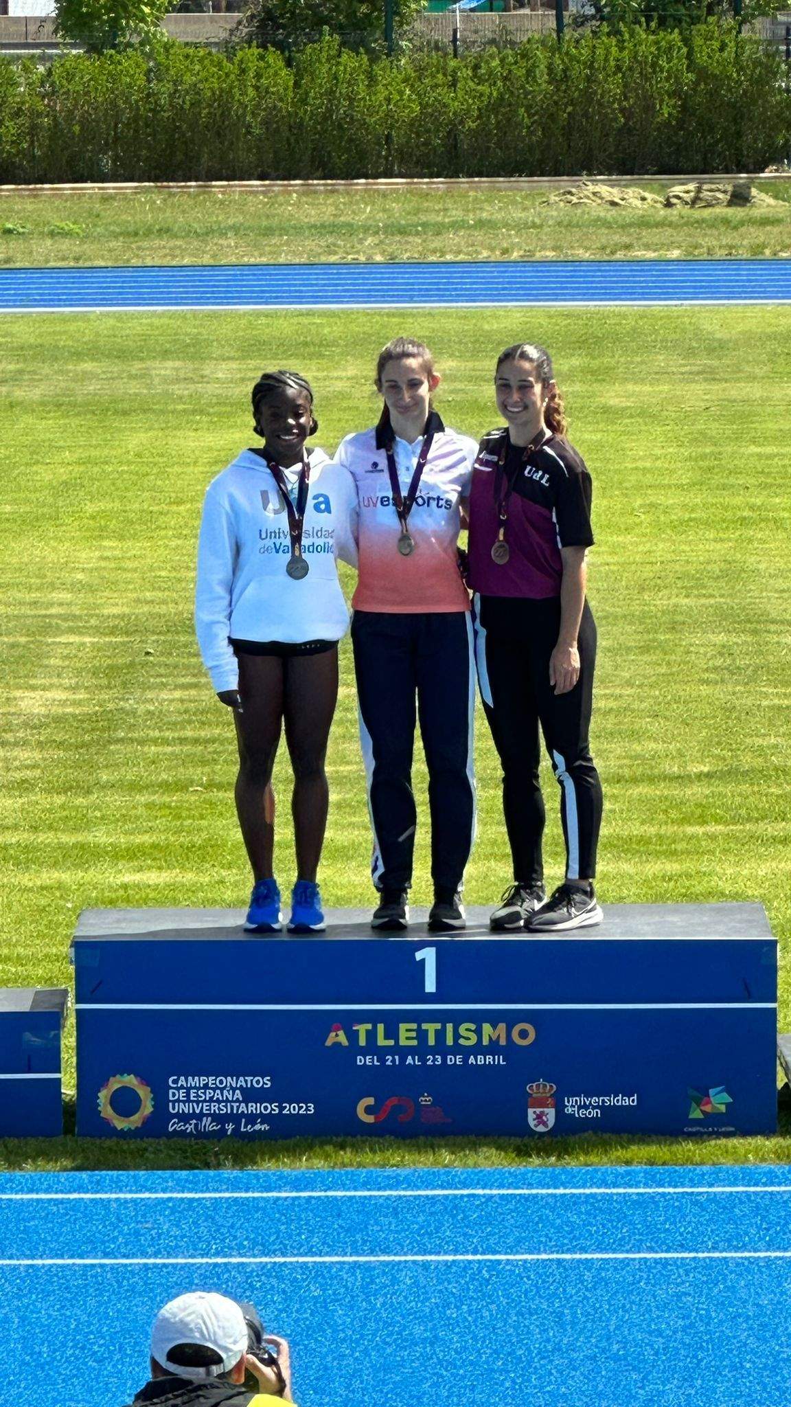 Elena Guiu, en lo más alto del podio Universitario.