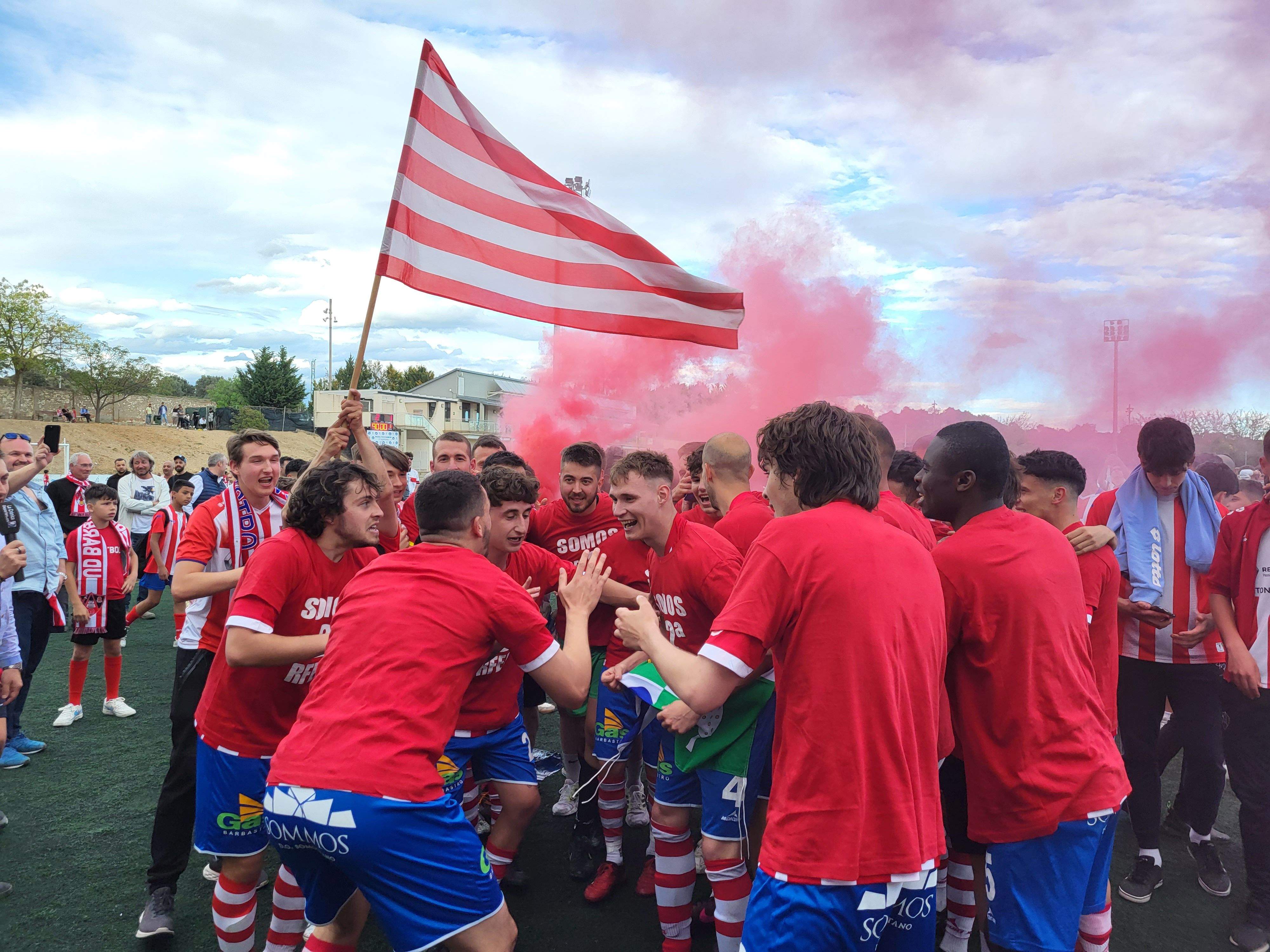 Celebración en el campo de fútbol. Foto: A.M