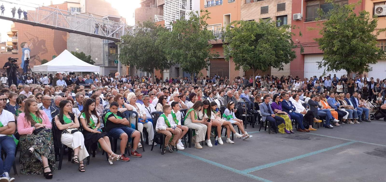Muchísimo público en el homenaje a las dones de faldetes