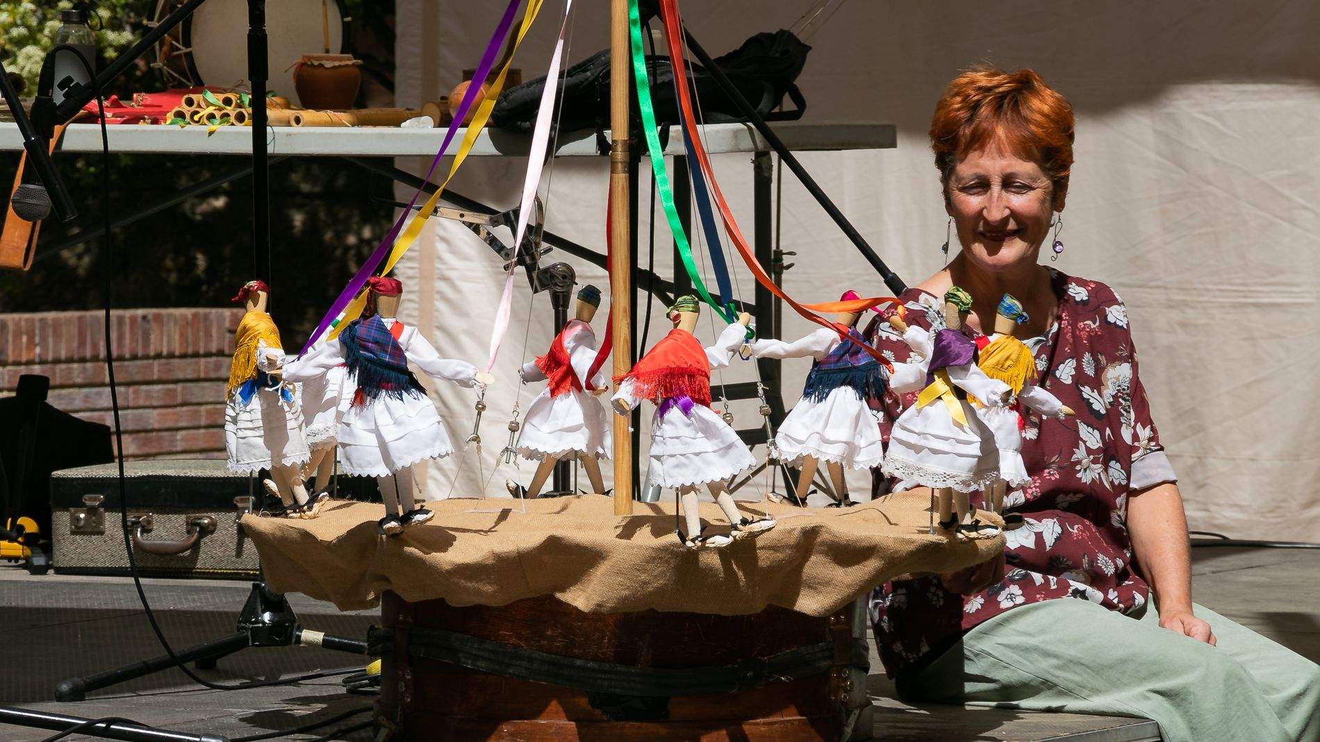 Actuación de La Chaminera en Huesca. Foto Estela Alcay