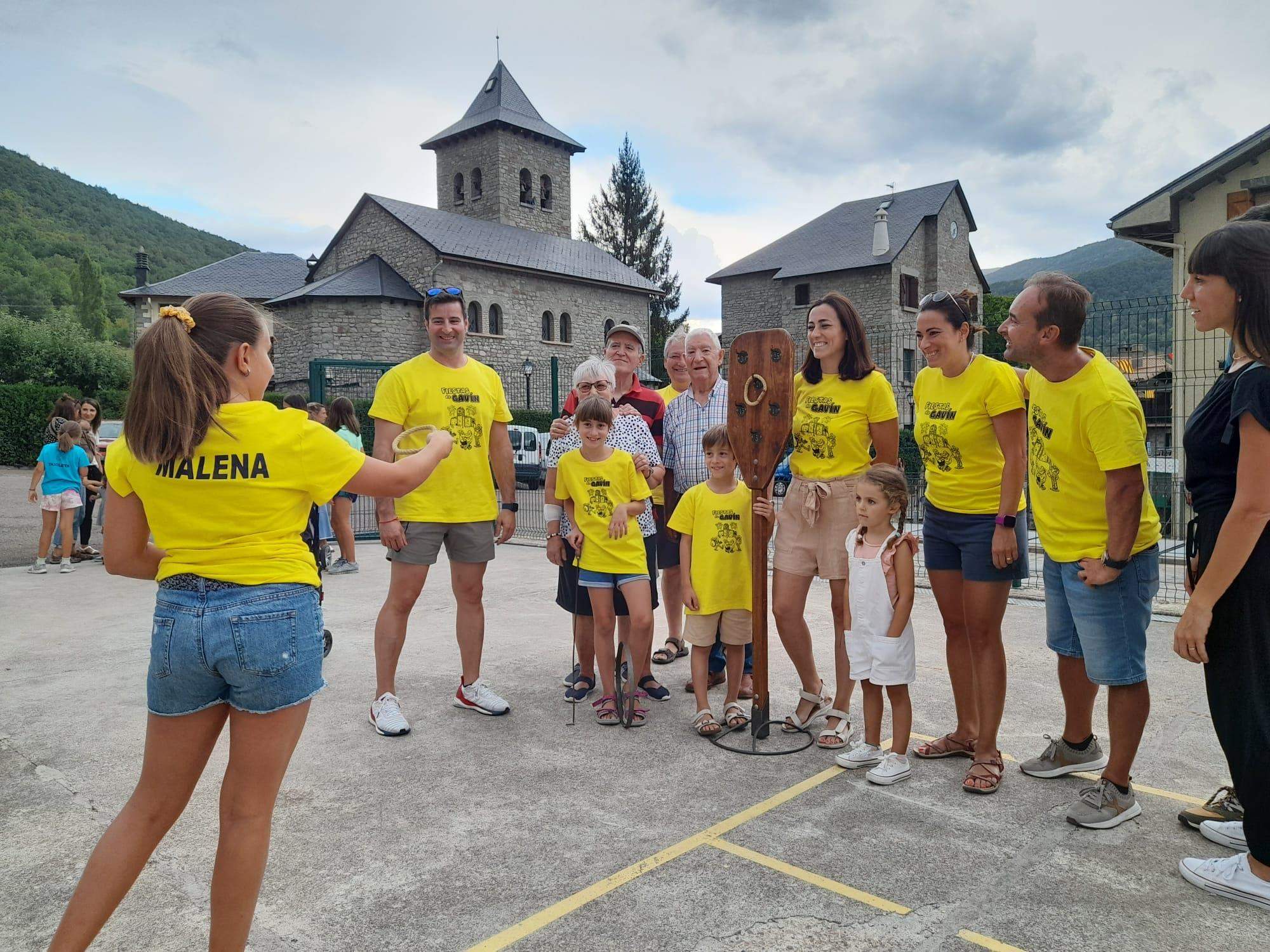 Juegos tradicionales en Gavín, anillas verticales. 
