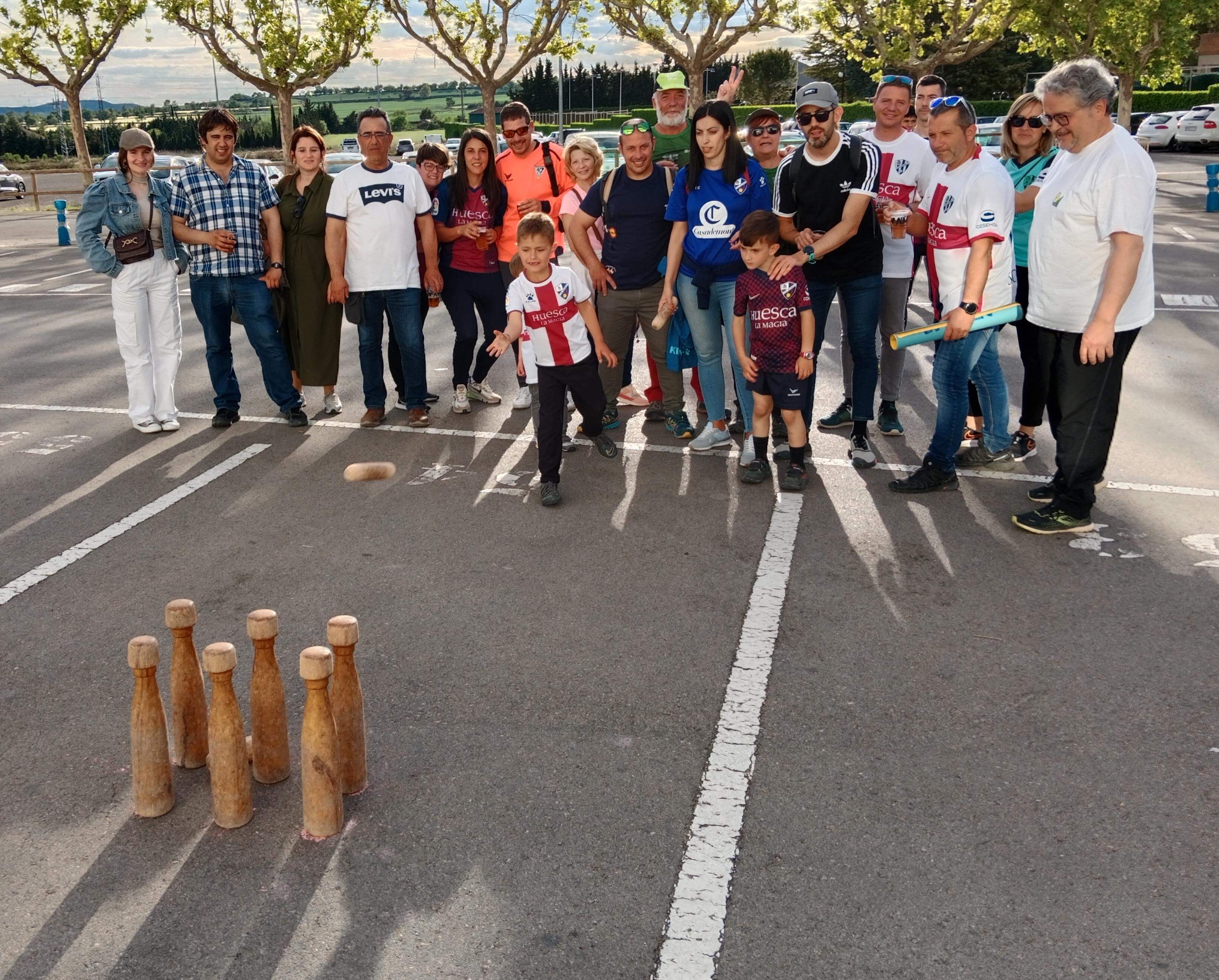 Juegos Tradicionales aragoneses con la S.D. Huesca, Palistroc de Azanuy. Juegos Tradicionales aragoneses con la S.D. Huesca, Palistroc de Azanuy.