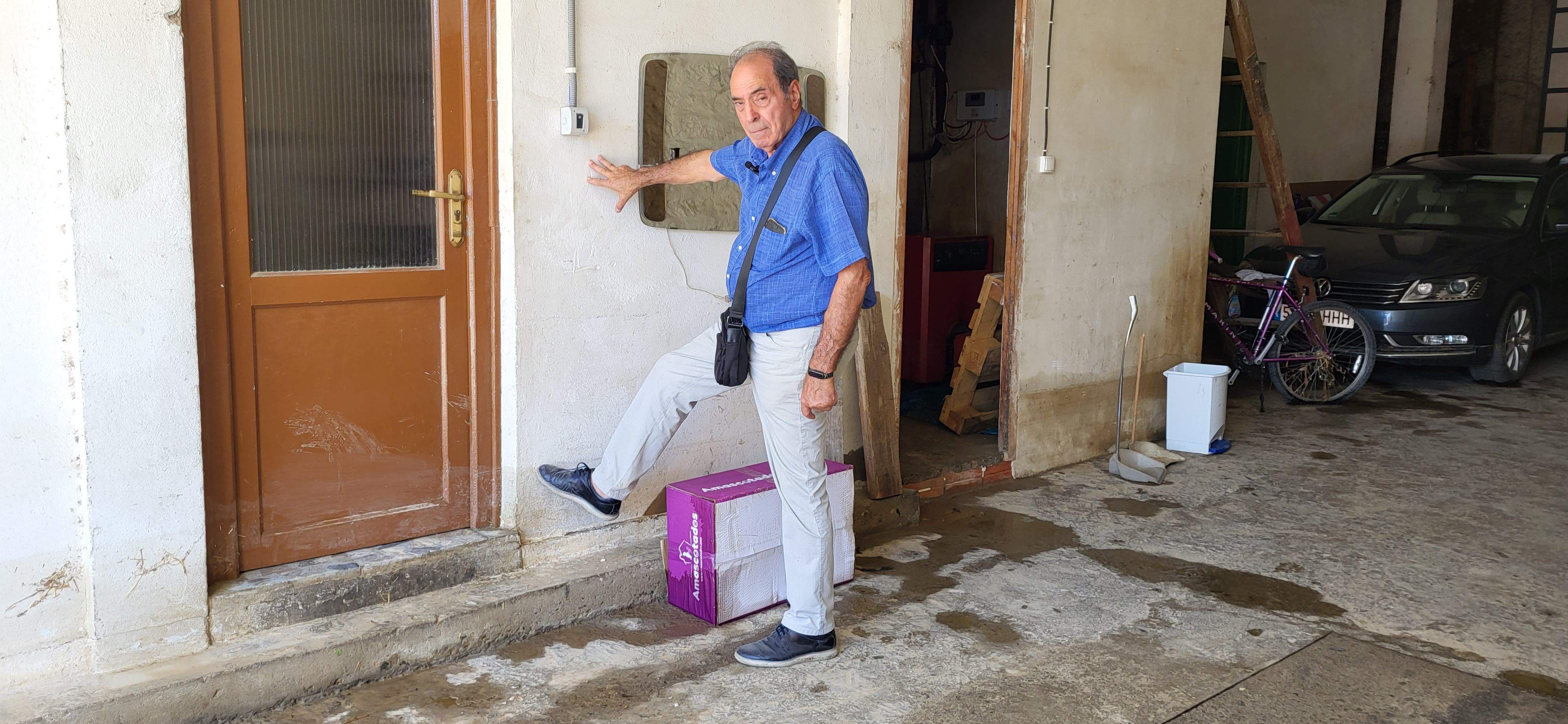 El agua subió varios centímetros en los locales de Antonio Sarasa.
