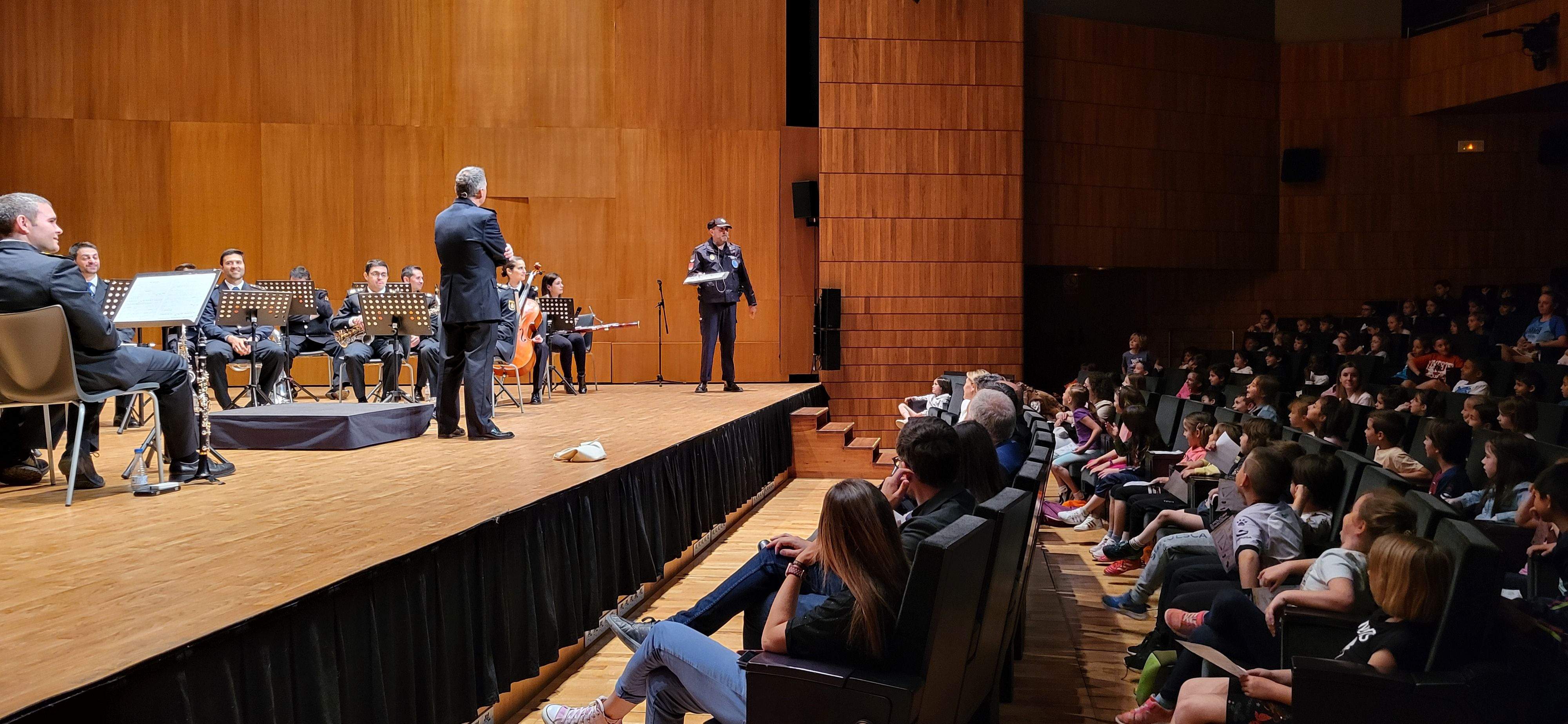 Concierto didáctico de la Banda Sinfónica de la Policía Nacional. Foto Myriam Martínez