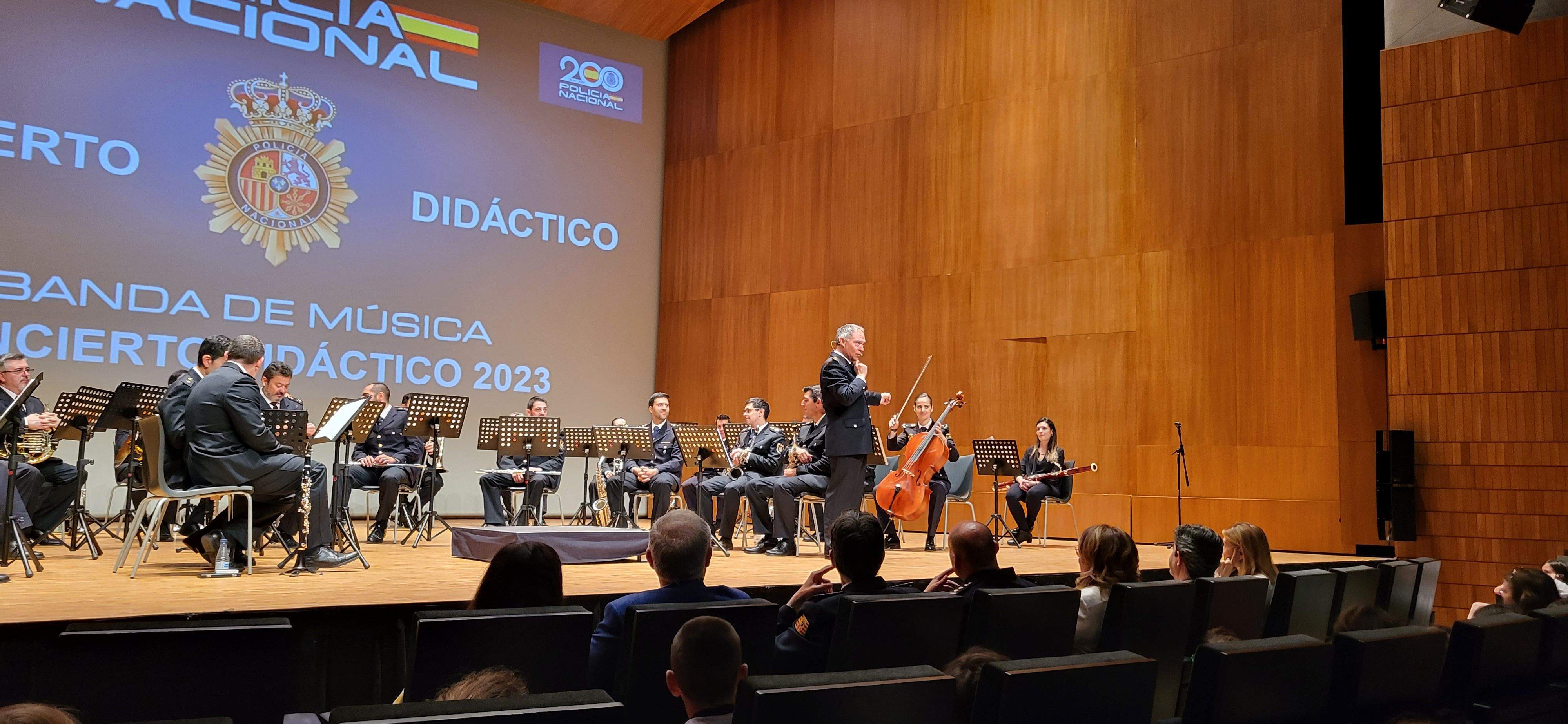 Concierto didáctico de la Banda Sinfónica de la Policía Nacional. Foto Myriam Martínez
