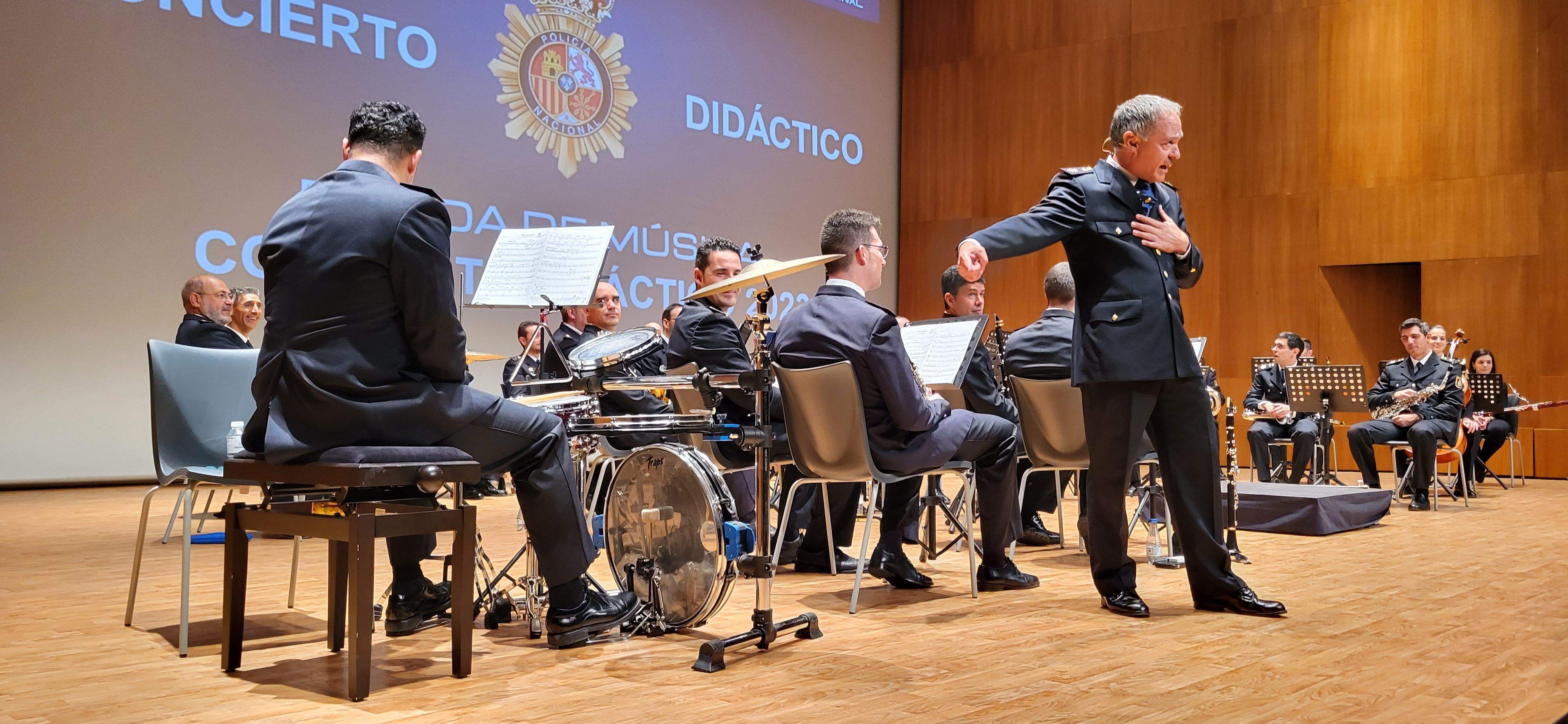 Concierto didáctico de la Banda Sinfónica de la Policía Nacional. Foto Myriam Martínez