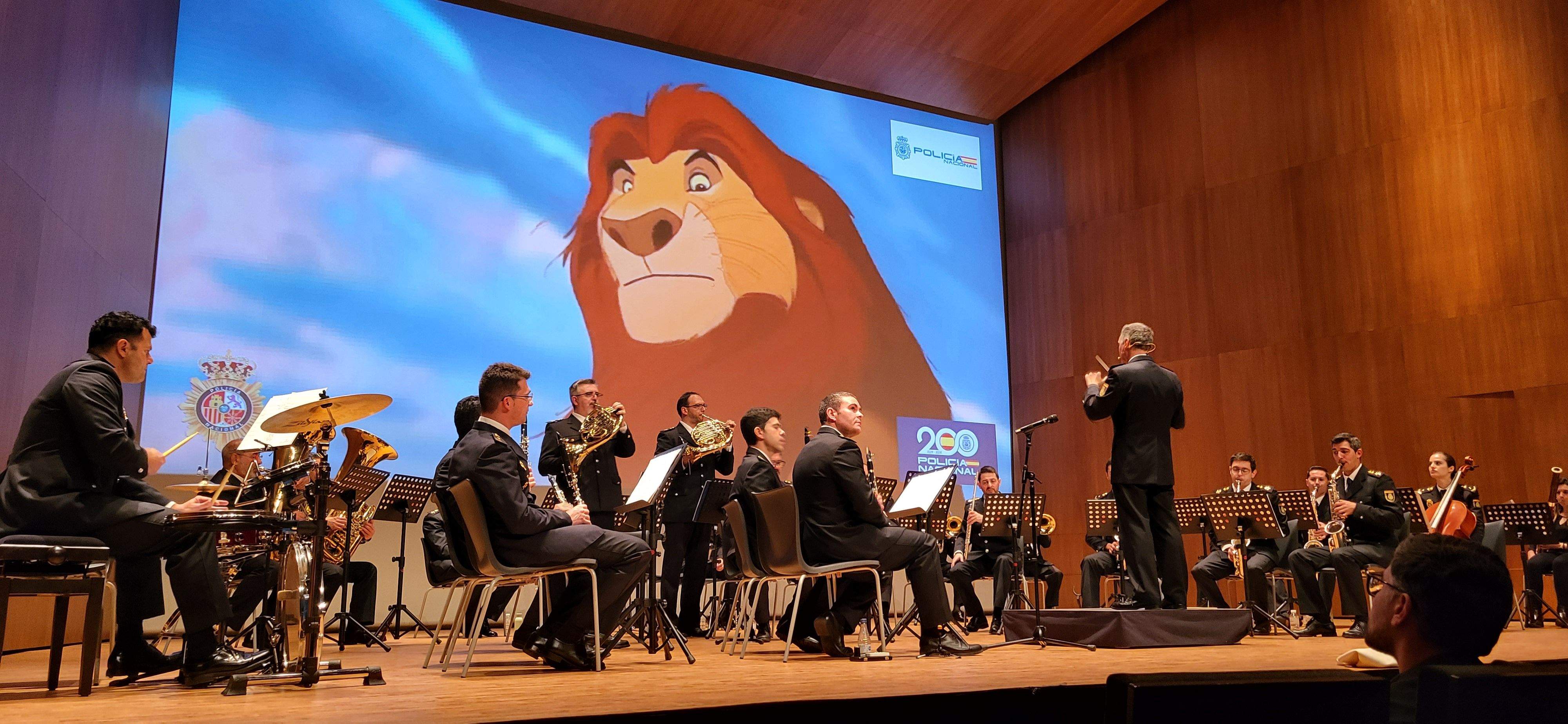 Concierto didáctico de la Banda Sinfónica de la Policía Nacional. Foto Myriam Martínez