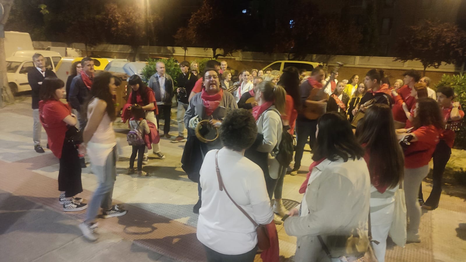 La ronda a mairalesas, mayorales y vecinos