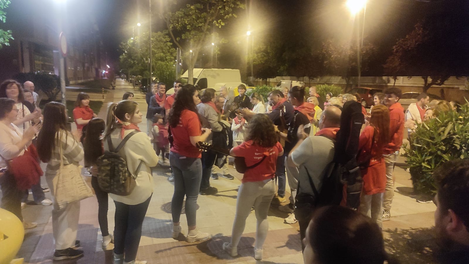 La ronda a mairalesas, mayorales y vecinos