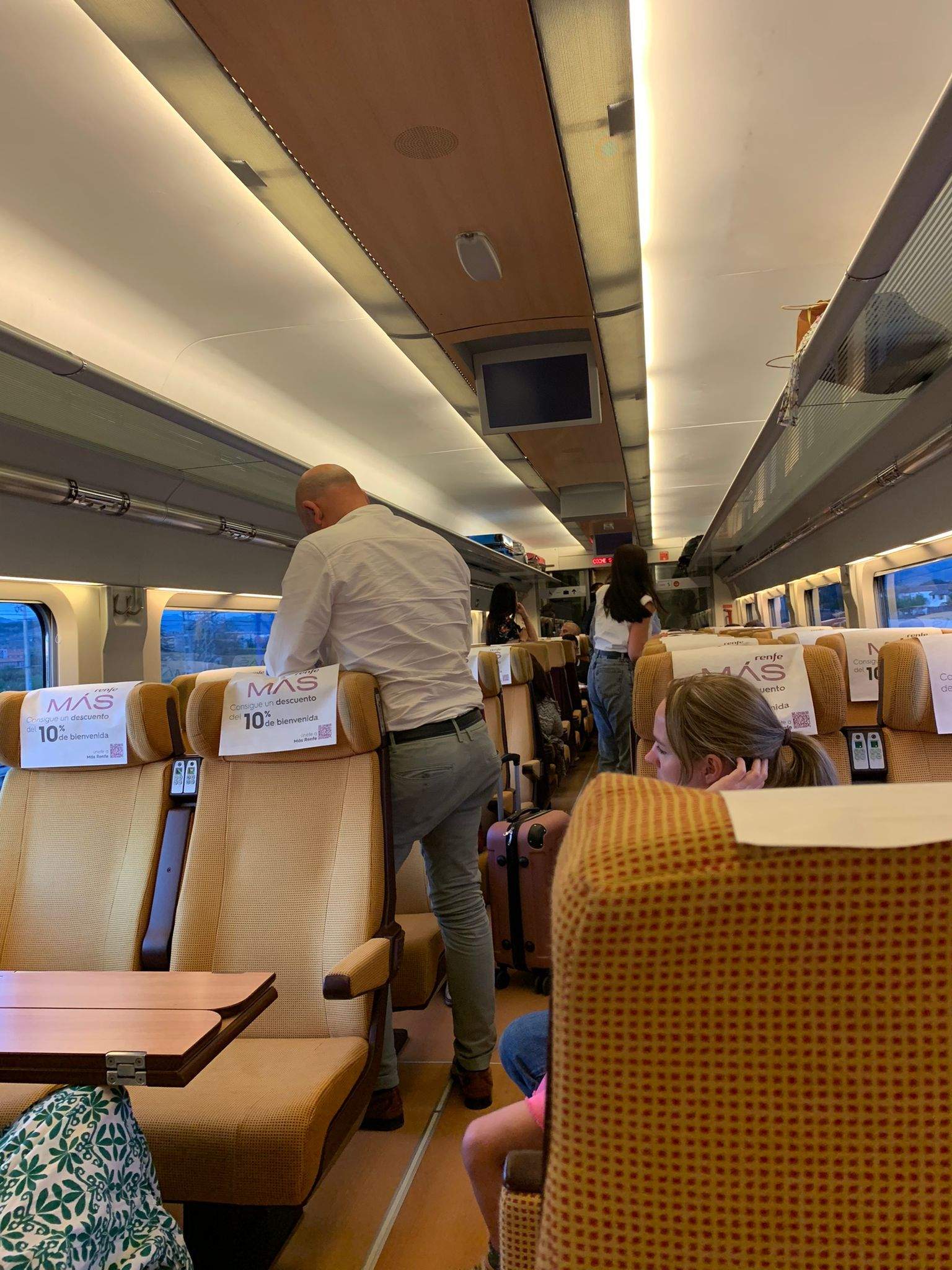 AVE Madrid-Huesca, que ha llegado el lunes con 92 minutos de retraso