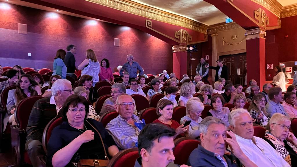 Acto electoral del PP en Huesca, con la presencia de Alberto Núñez Feijóo. Foto: Mercedes Manterola