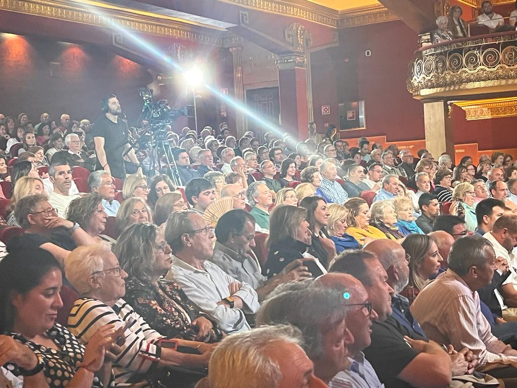 Acto electoral del PP en Huesca, con la presencia de Alberto Núñez Feijóo. Foto: Mercedes Manterola