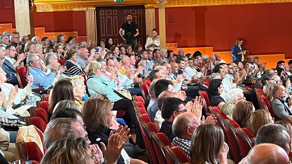 Acto electoral del PP en Huesca, con la presencia de Alberto Núñez Feijóo. Foto: Mercedes Manterola