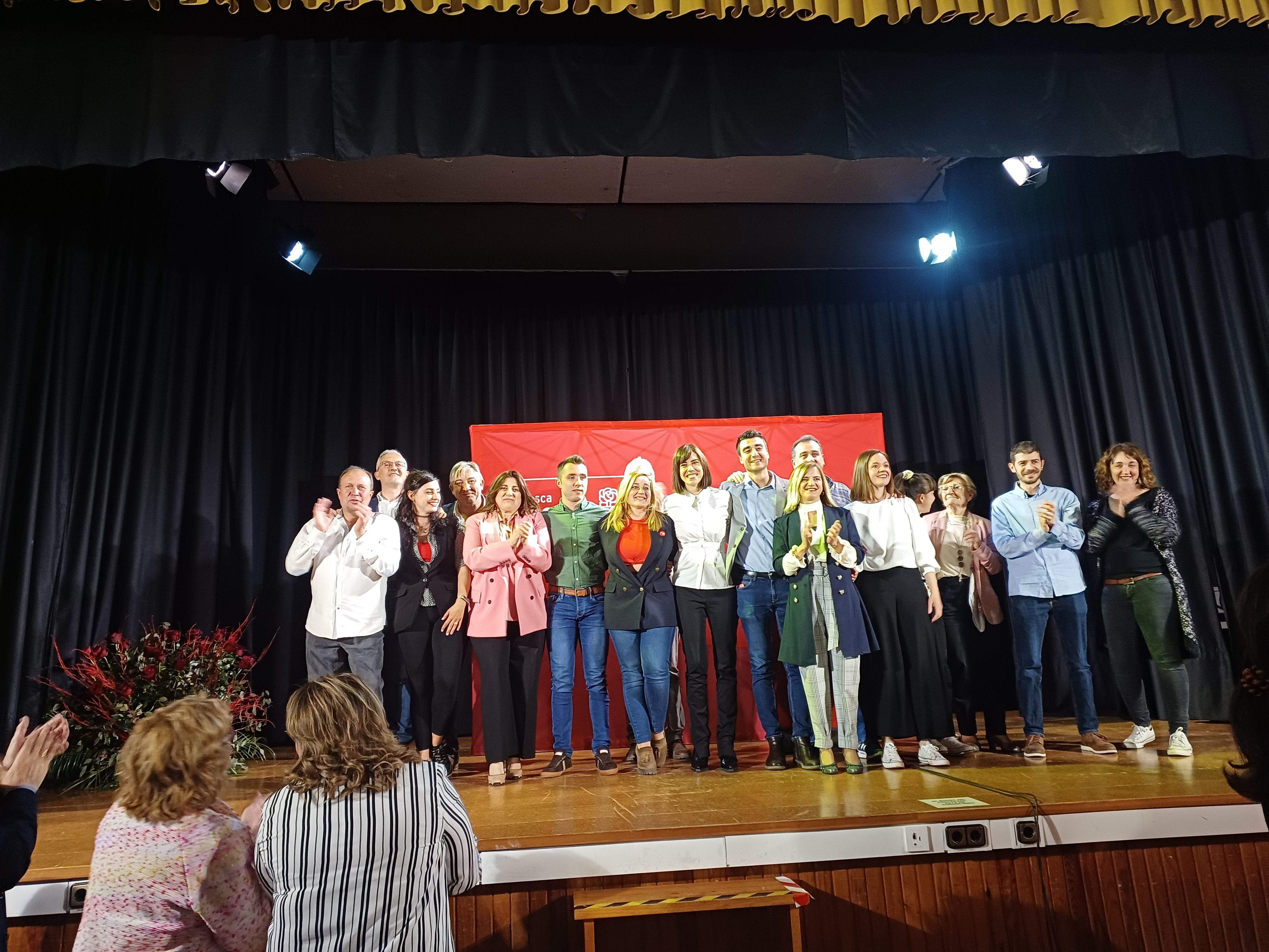 La candidatura del PSOE al Ayuntamiento de Jaca con Diana Morant.