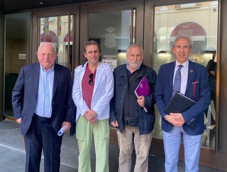 Ángel Más, Raúl Rivarés, Jaime Larruga y Salvador Cored, tras la reunión