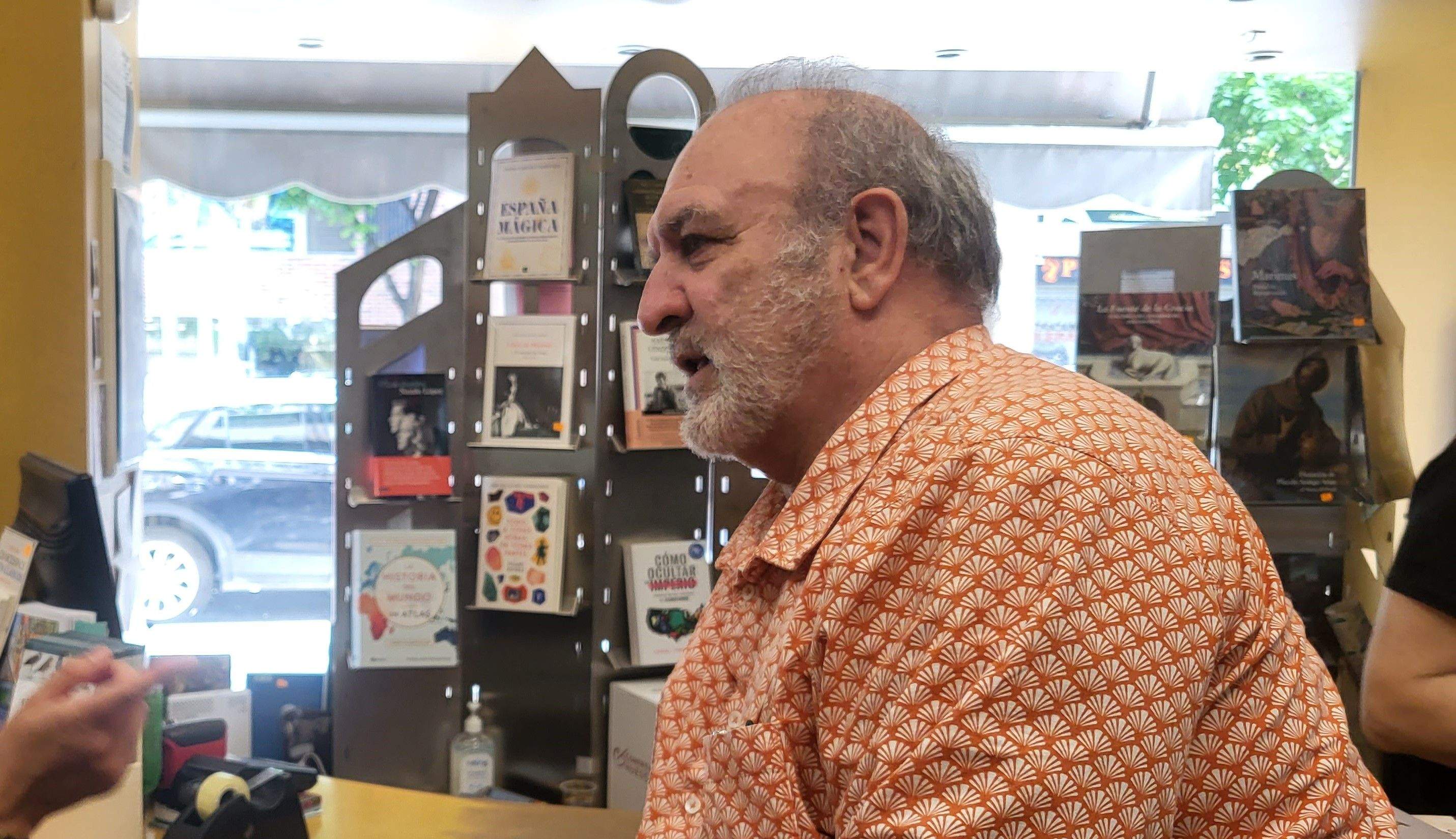 Inauguración de la exposición de Grau Santos en la librería Anónima de Huesca. Foto Myriam Martínez