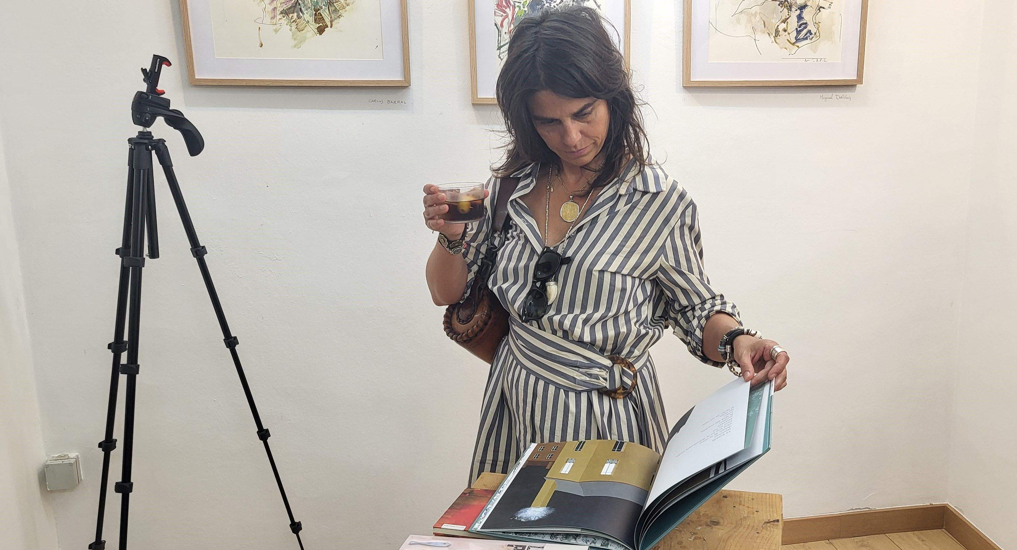 Inauguración de la exposición de Grau Santos en la librería Anónima de Huesca. Foto Myriam Martínez