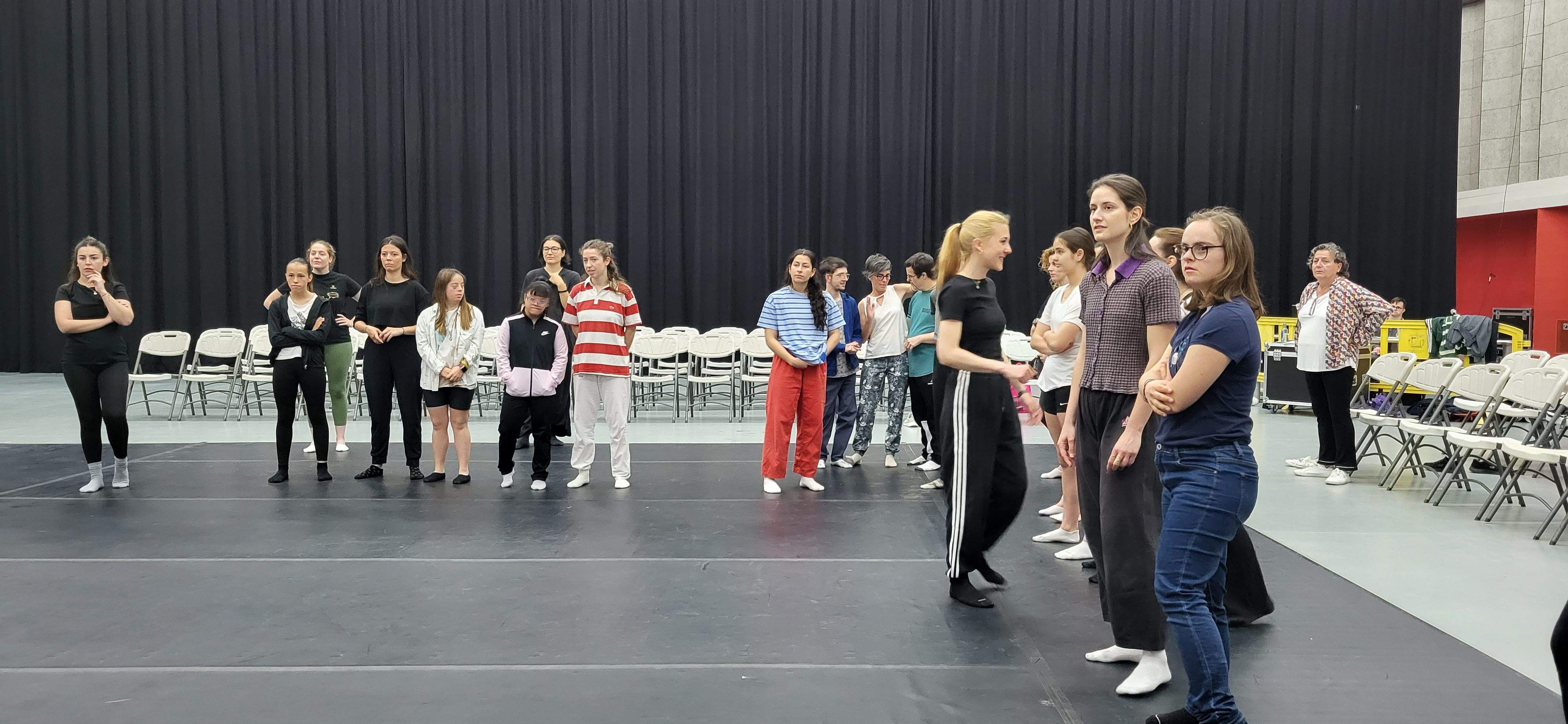 Jornada de danza inclusiva con la Asociación Down Huesca. Foto Myriam Martínez