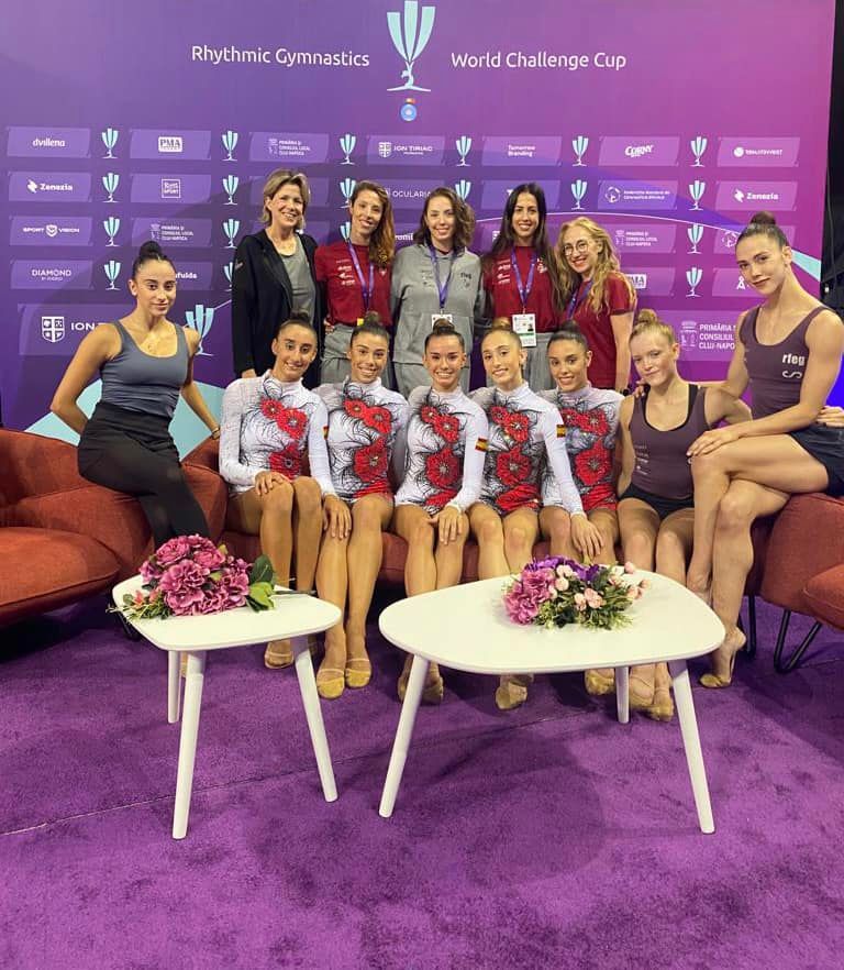 La selección española con Inés Bergua en medio