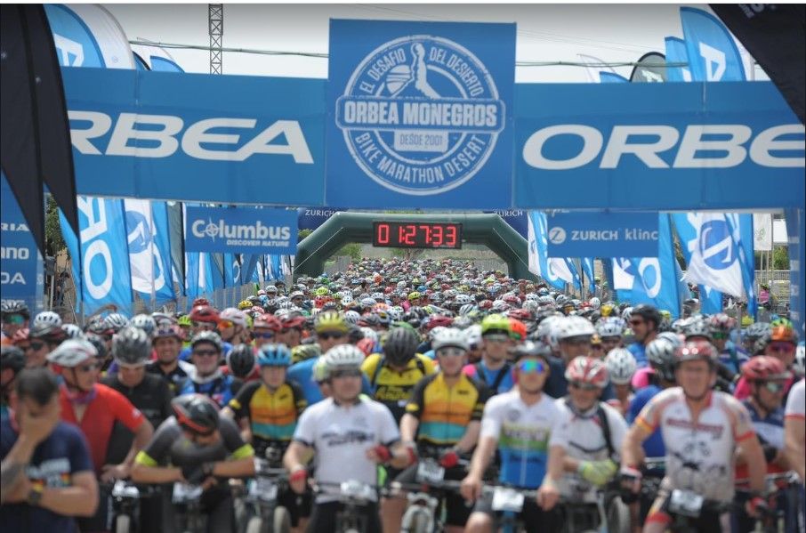 Espectacular imagen antes de la salida. Foto Orbea Monegros