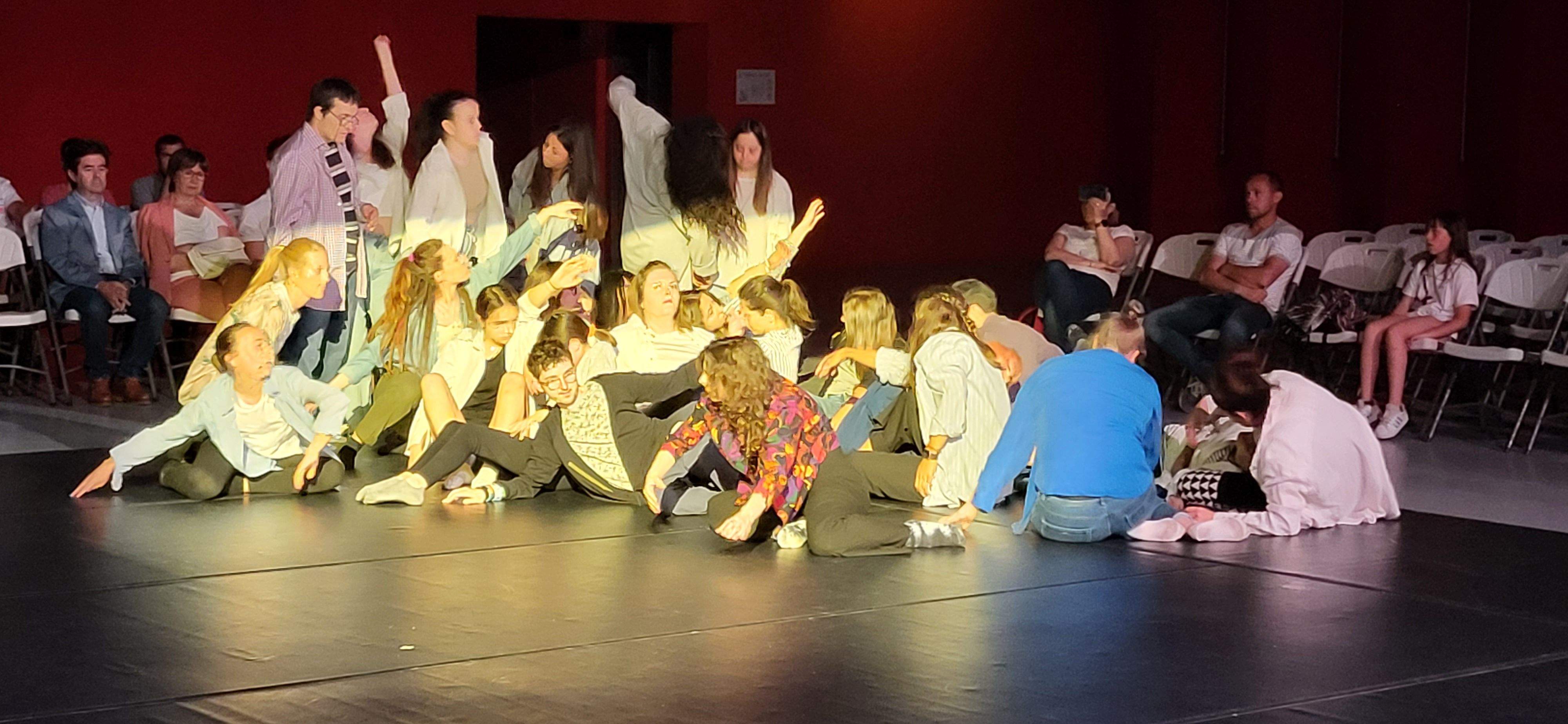 Jornada de danza inclusiva con la Asociación Down Huesca. Foto Myriam Martínez