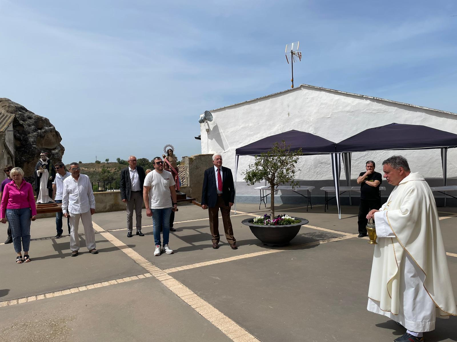 Celebración de las fiestas de Azanuy.