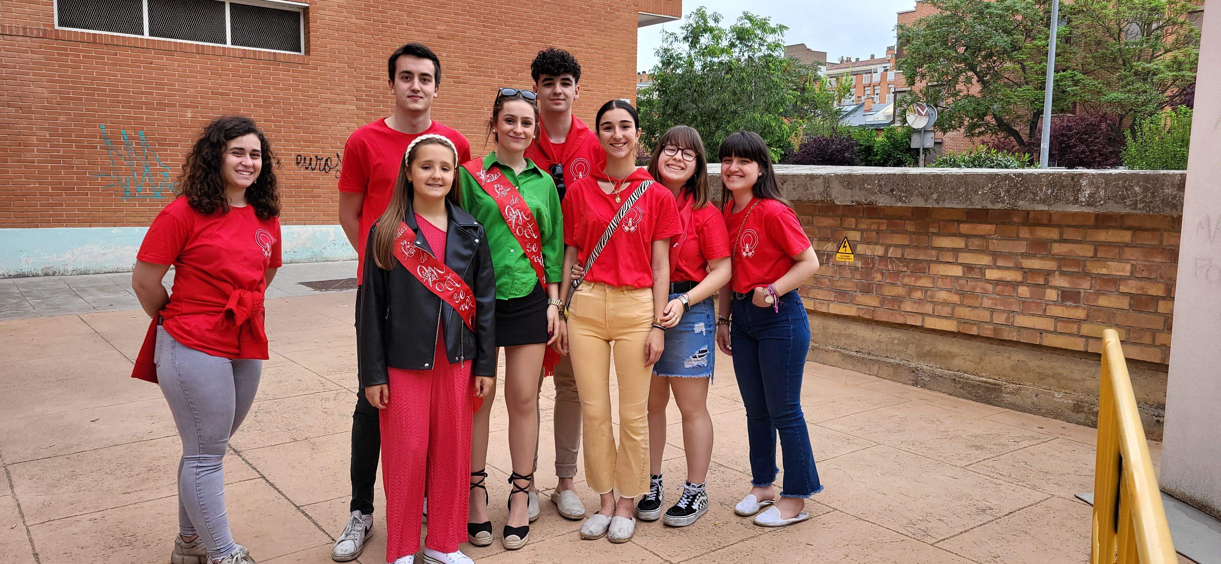 Tras la chocolatada y tamborrada en las fiestas del barrio de San Lorenzo. Foto Myriam Martínez