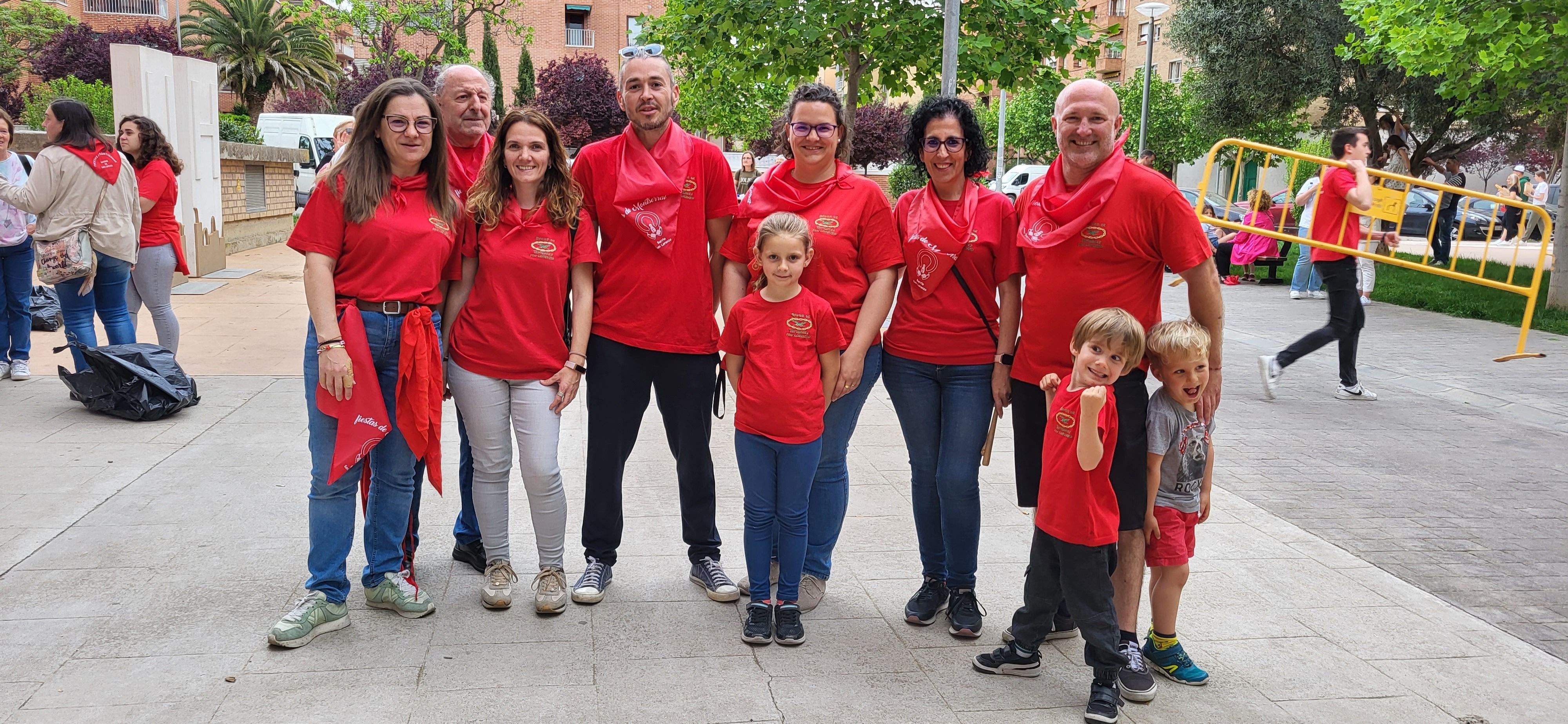 Tras la chocolatada y tamborrada en las fiestas del barrio de San Lorenzo. Foto Myriam Martínez