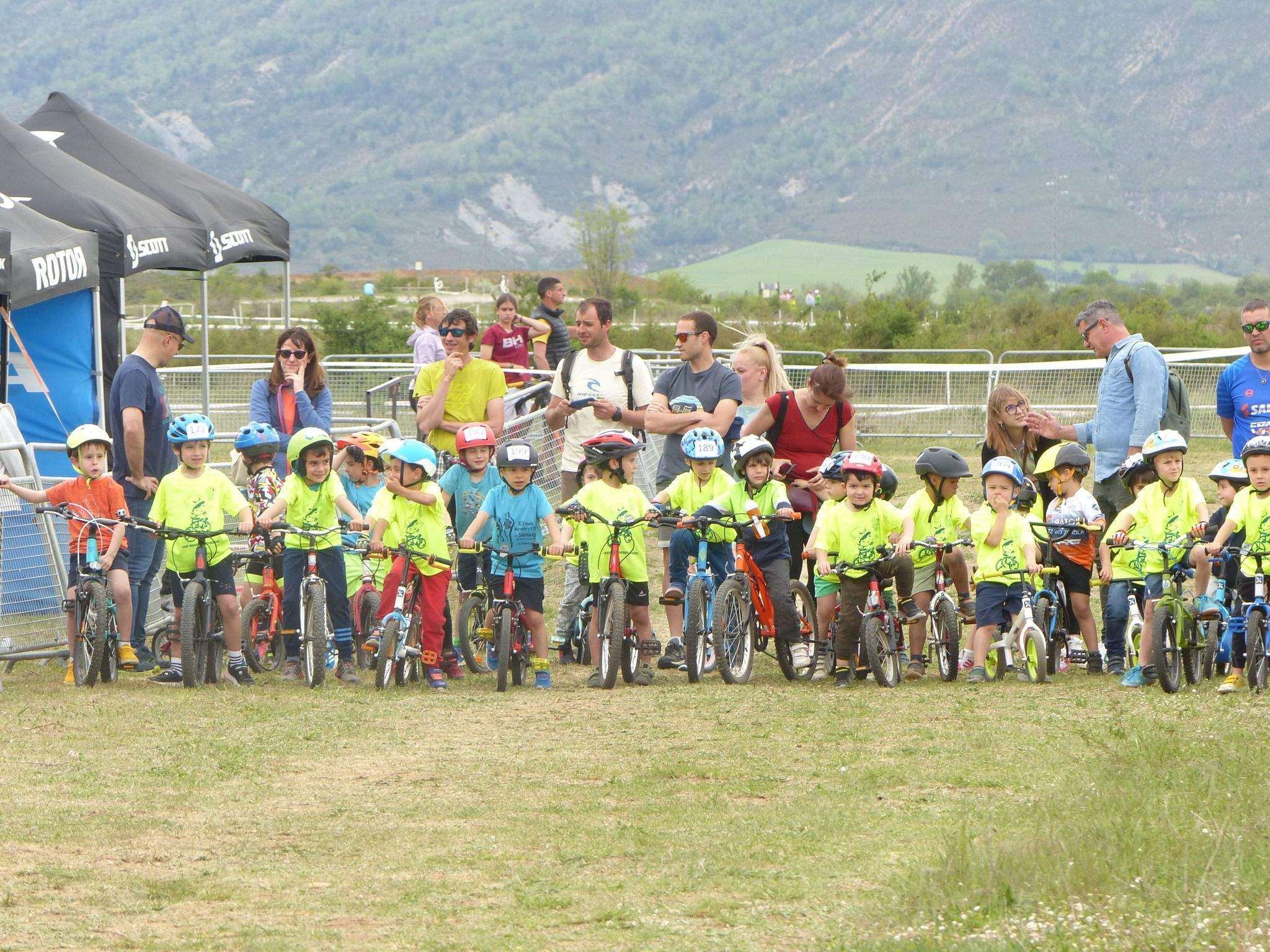 Mini Quebrantahuesos. Foto Andrés Alcaraz Deporte Cantera Sabiñánigo 