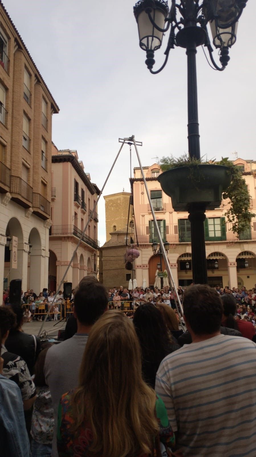 Teresa Magallón en el Trapecio Alto en la Plaza López Allué. Foto Irene Abad
