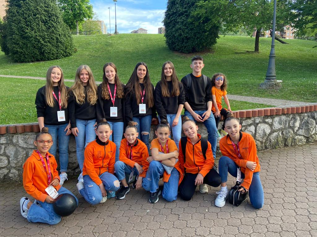 Cadetes y alevines del Club 90 en Santander .