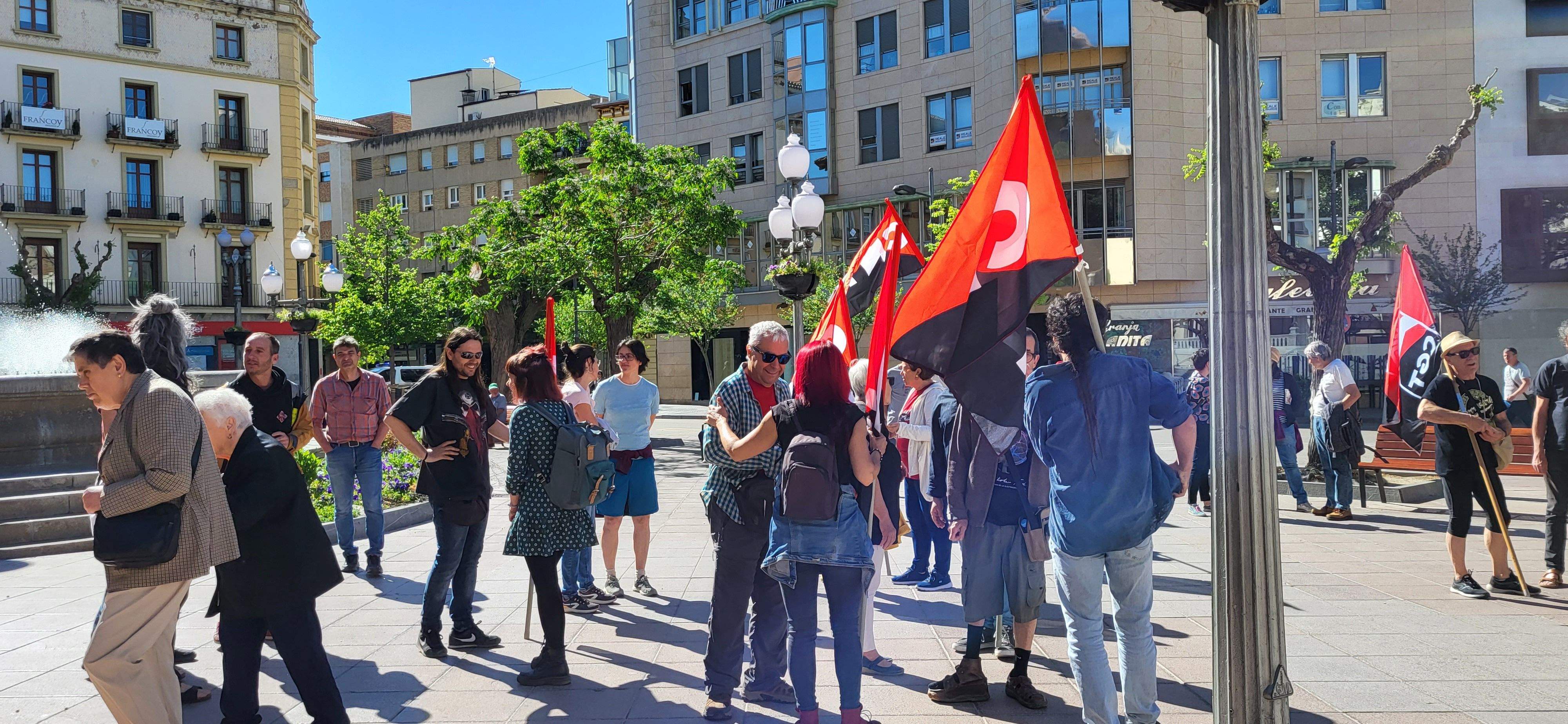 Concentración de CNT y CGT en el Primero de Mayo en Huesca. Foto: Mercedes Manterola