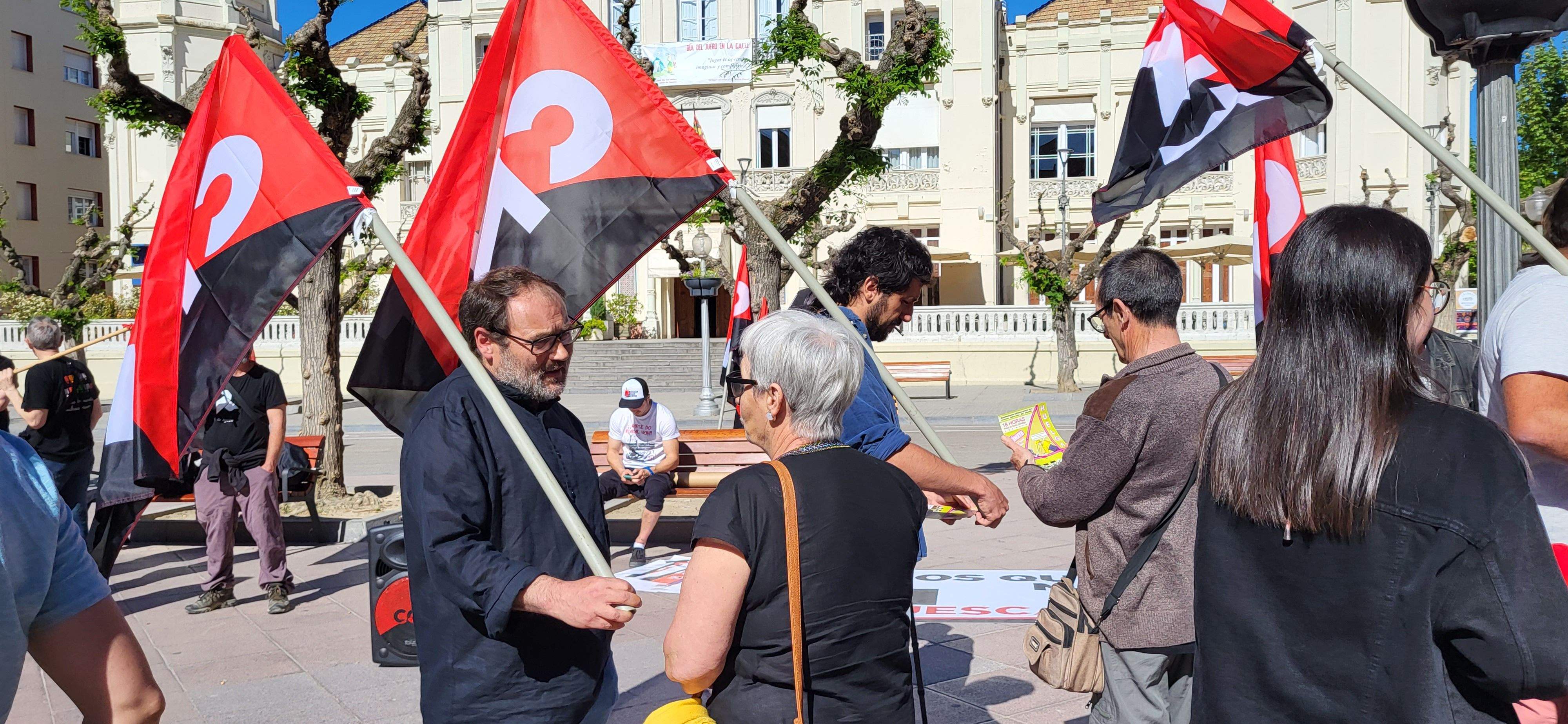 Concentración de CNT y CGT en el Primero de Mayo en Huesca. Foto: Mercedes Manterola