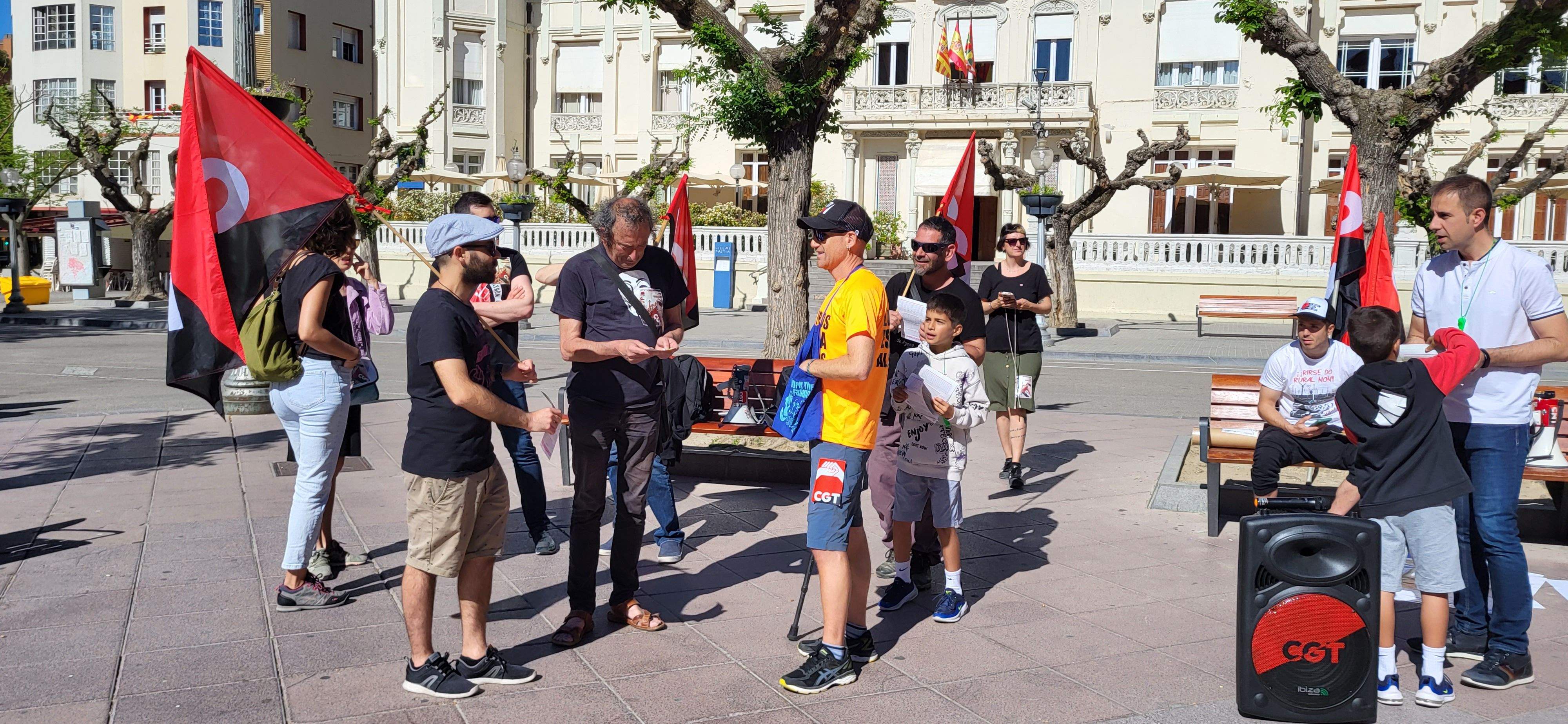 Concentración de CNT y CGT en el Primero de Mayo en Huesca. Foto: Mercedes Manterola