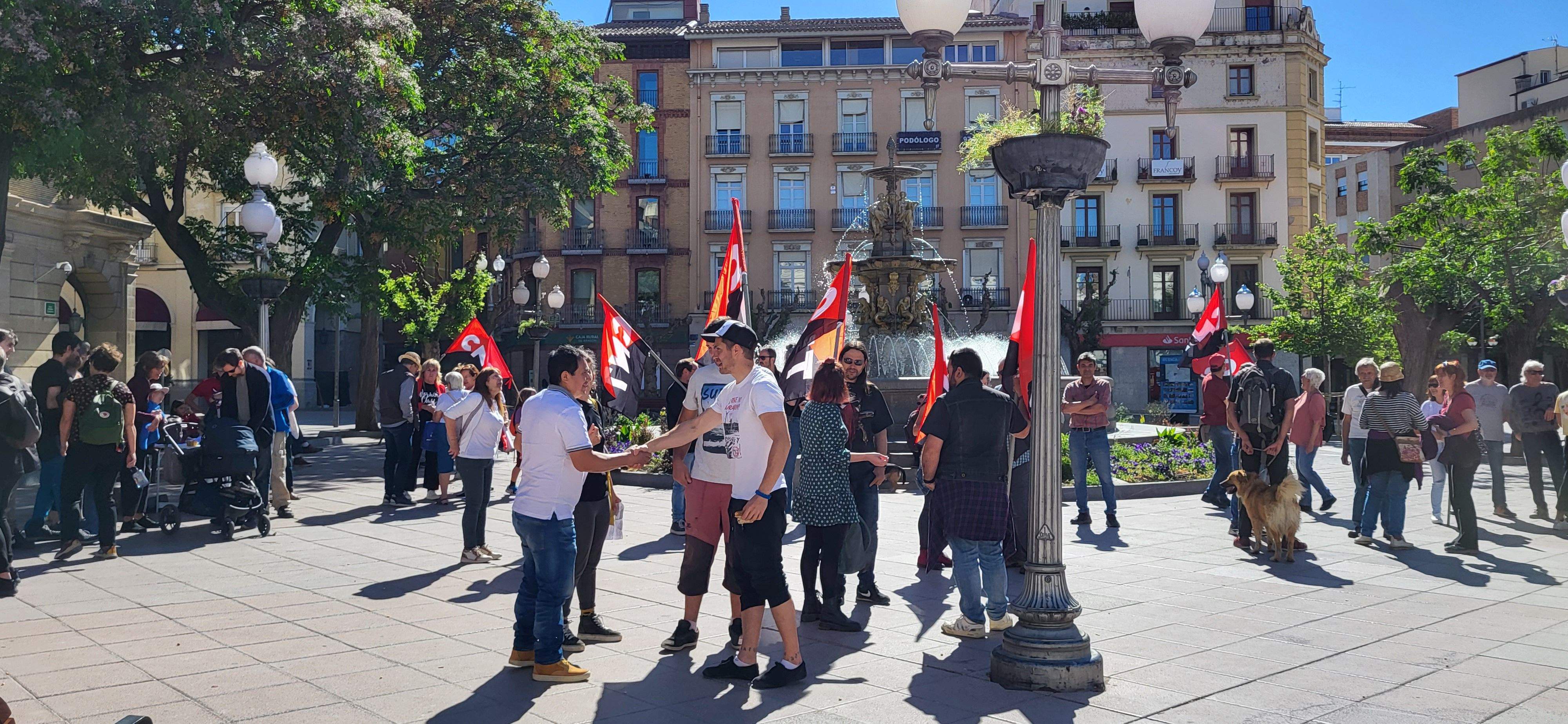 Concentración de CNT y CGT en el Primero de Mayo en Huesca. Foto: Mercedes Manterola