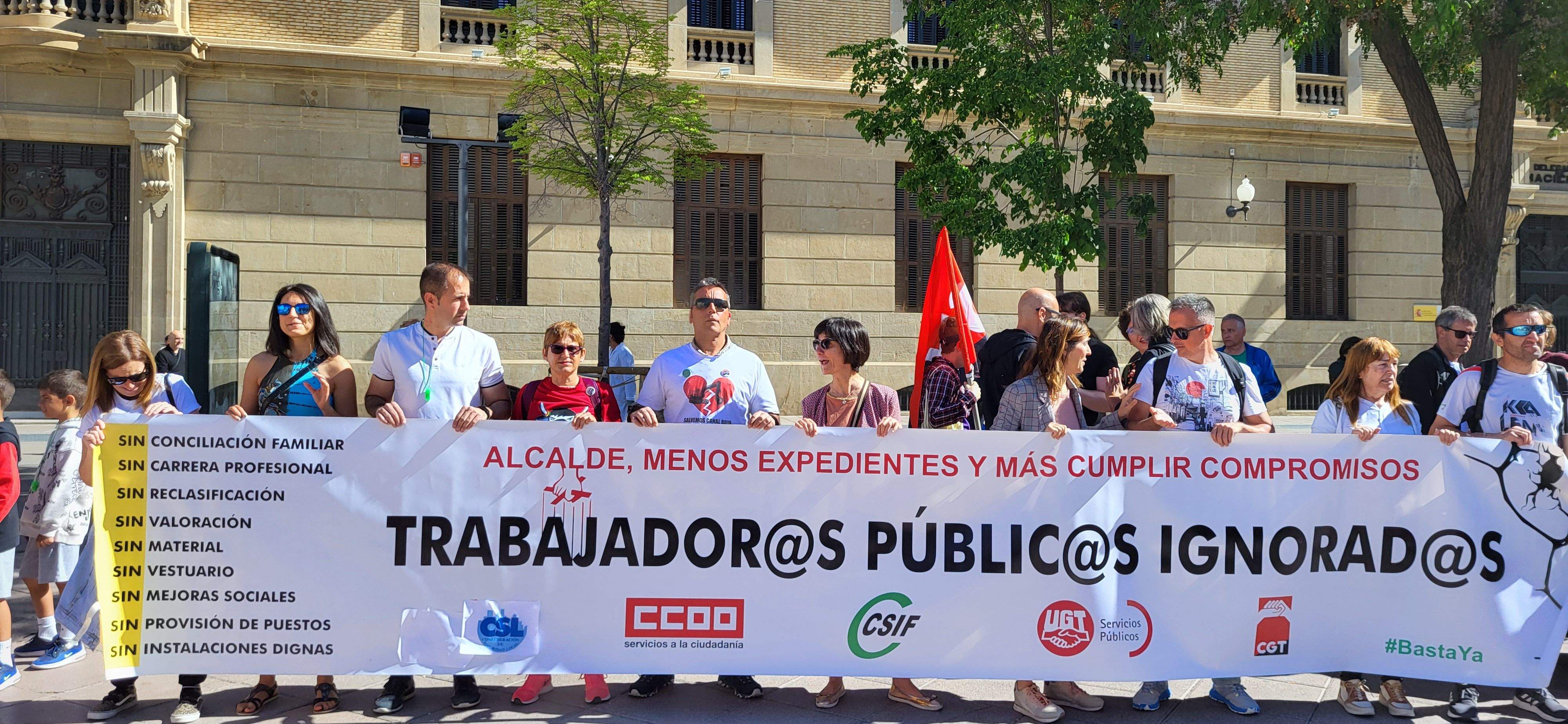 Concentración de CNT y CGT en el Primero de Mayo en Huesca. Foto: Mercedes Manterola