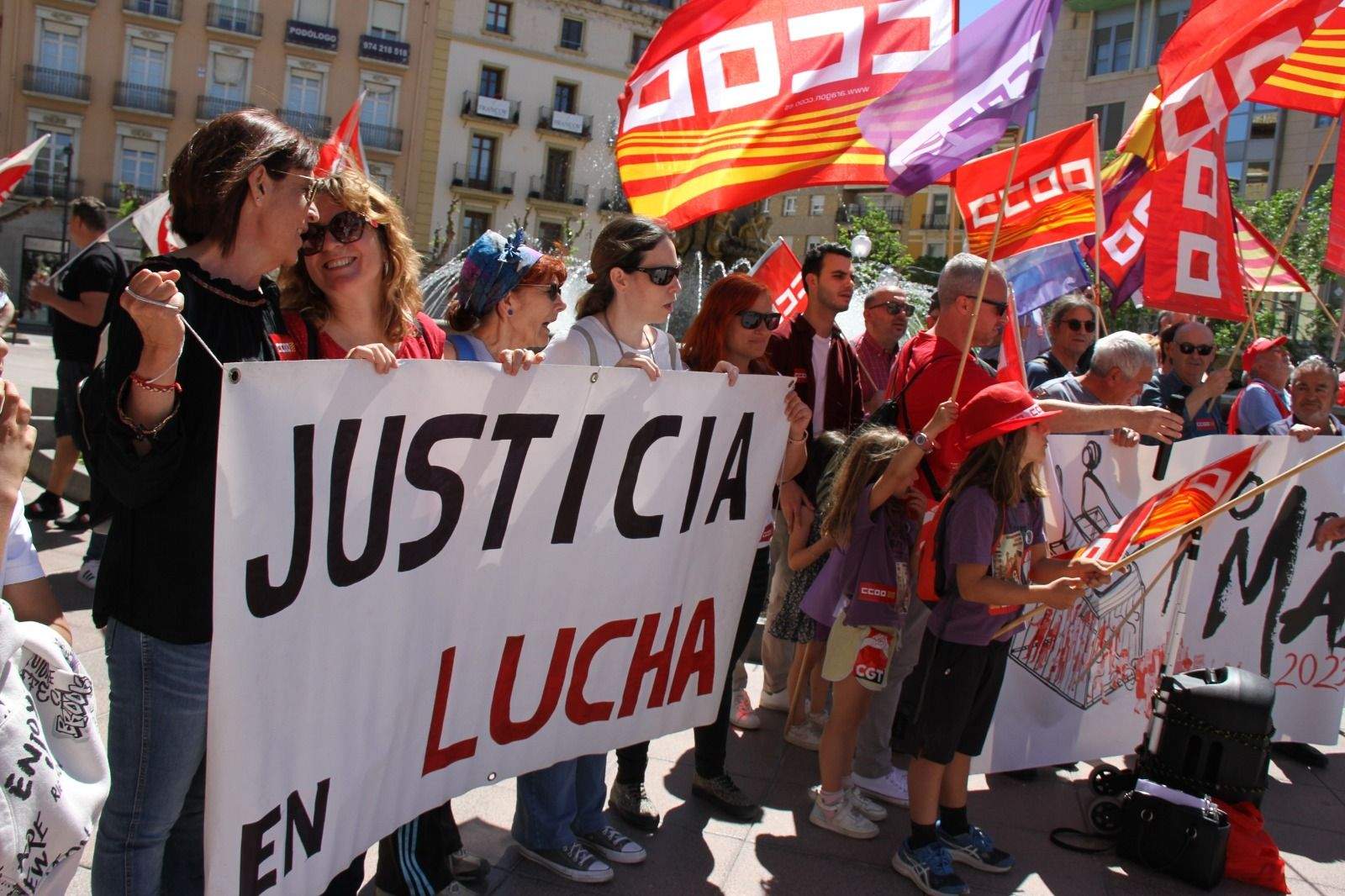 Manifestación del Primero de Mayo de UGT y CCOO en Huesca. Foto Carlos Neofato