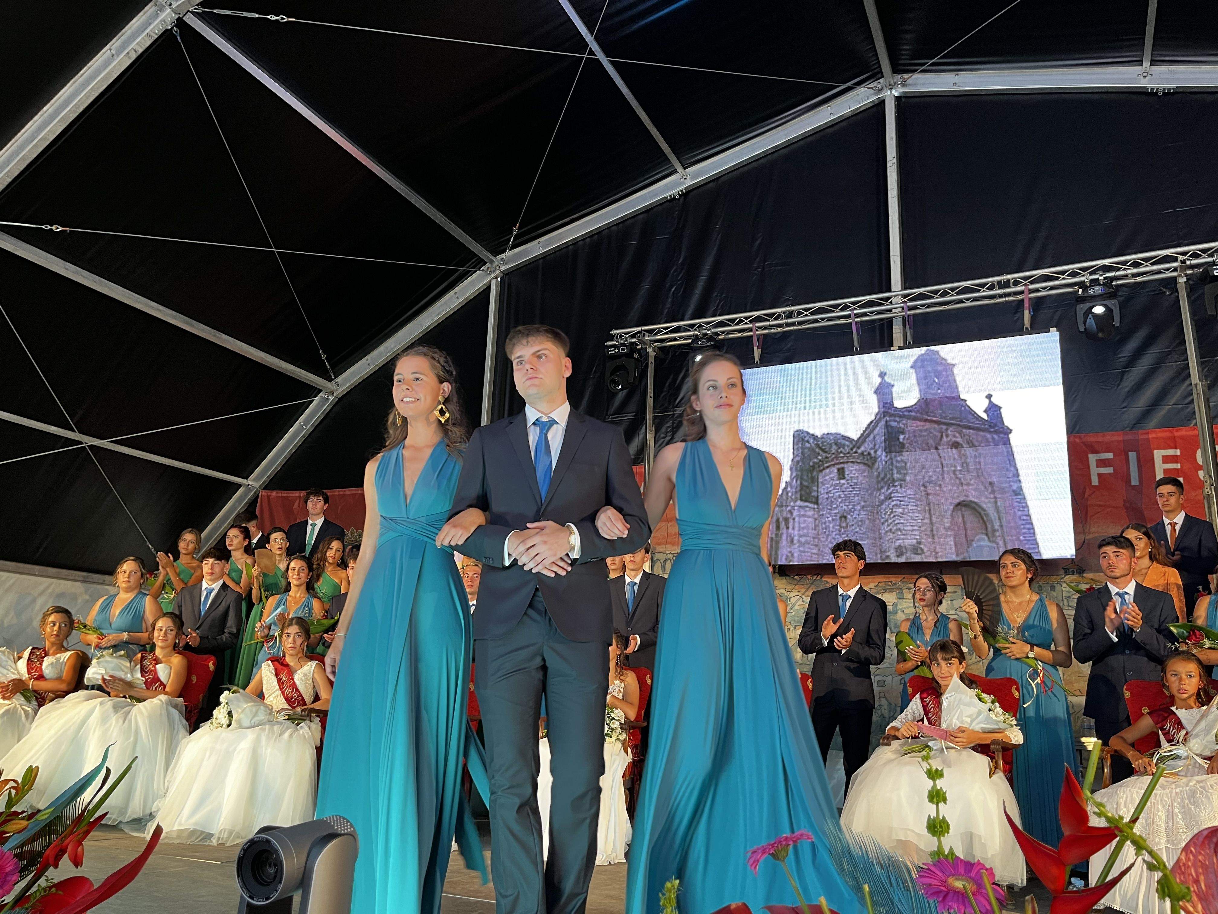 Quintos y quintas de 2022 de Almudévar. Foto Mercedes Manterola