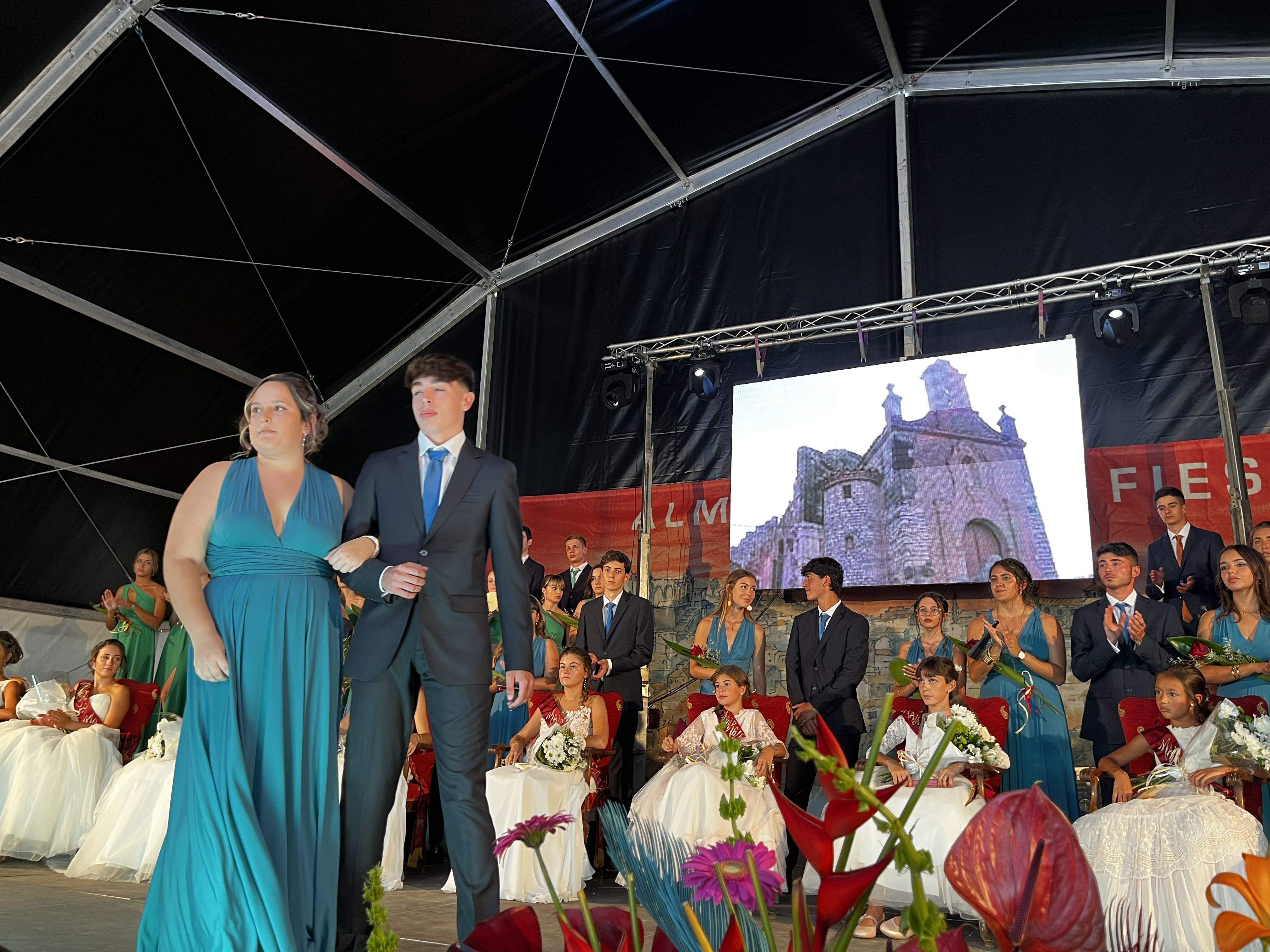 Quintos y quintas de 2022 de Almudévar. Foto Mercedes Manterola