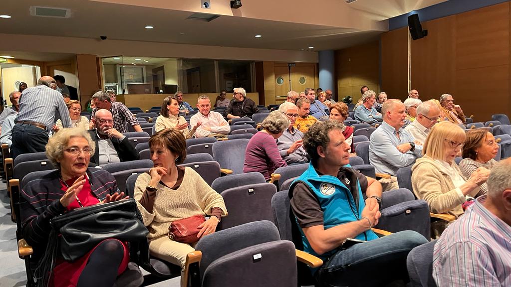 Charla de Ramón Campillo sobre el servicio de montaña en la Guardia Civil.