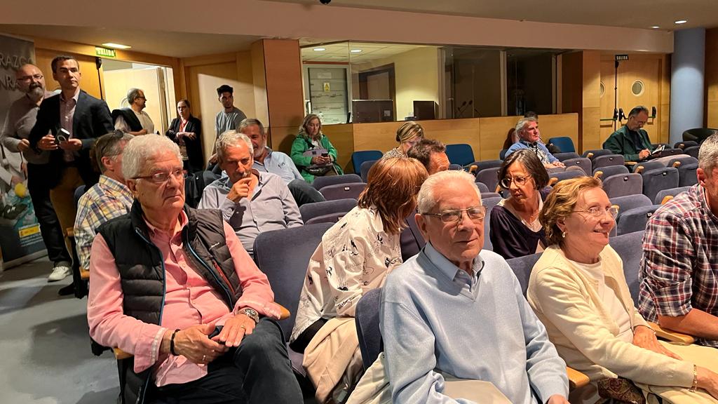 Charla de Ramón Campillo sobre el servicio de montaña en la Guardia Civil.