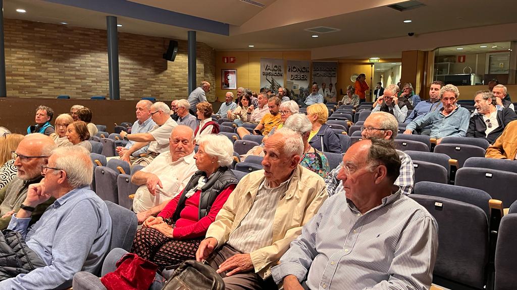 Charla de Ramón Campillo sobre el servicio de montaña en la Guardia Civil.