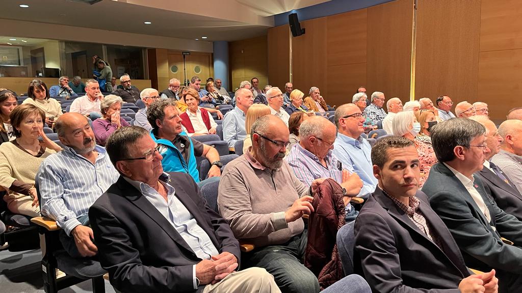 Charla de Ramón Campillo sobre el servicio de montaña en la Guardia Civil.