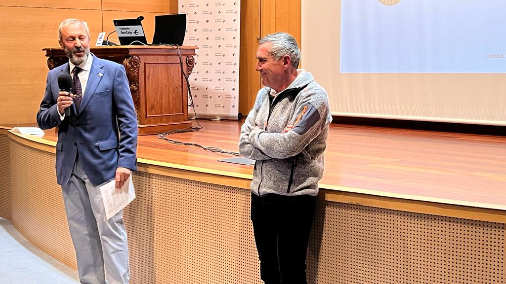 Charla de Ramón Campillo sobre el servicio de montaña en la Guardia Civil.