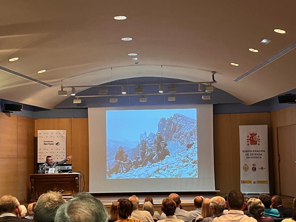 Charla de Ramón Campillo sobre el servicio de montaña en la Guardia Civil.