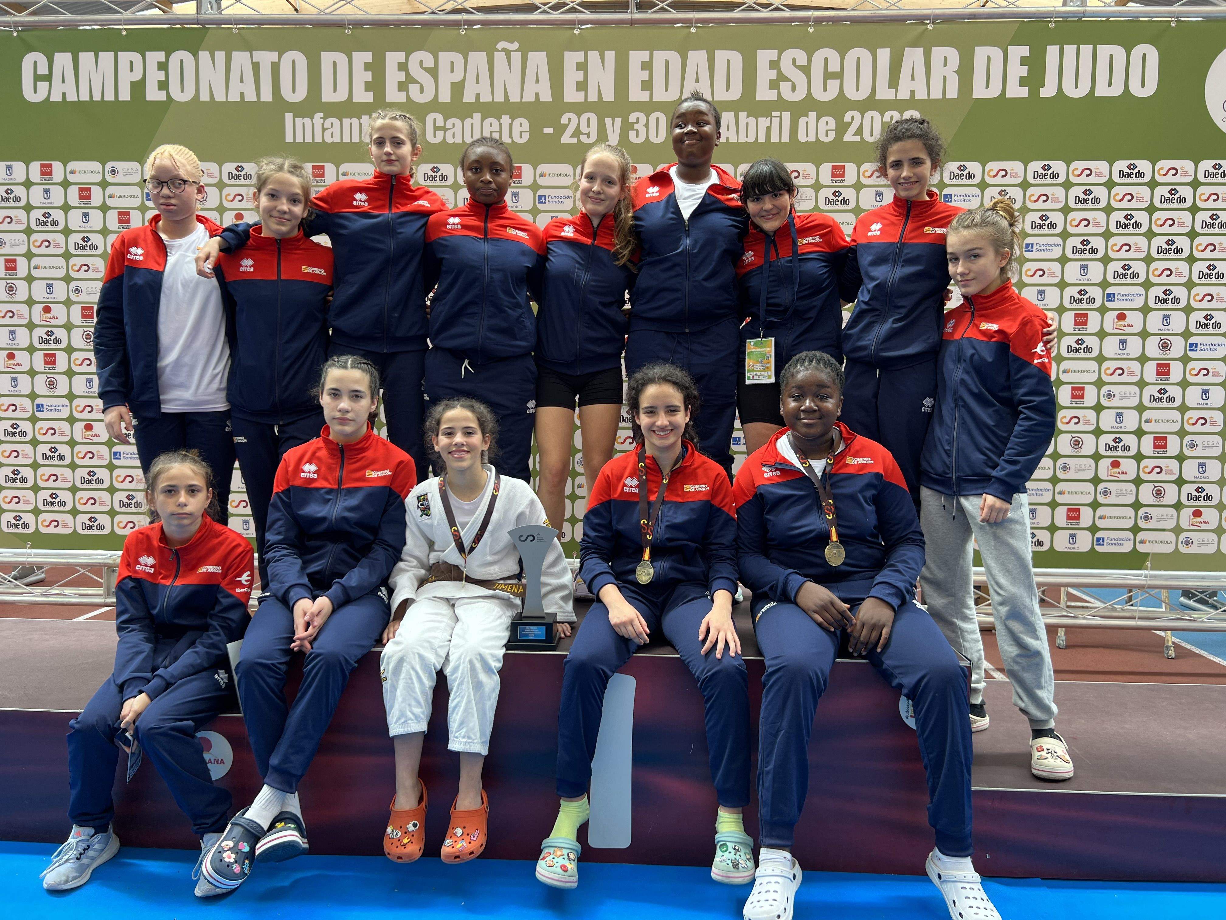 Equipo Femenino Infantil, plata. Foto FAJYDA