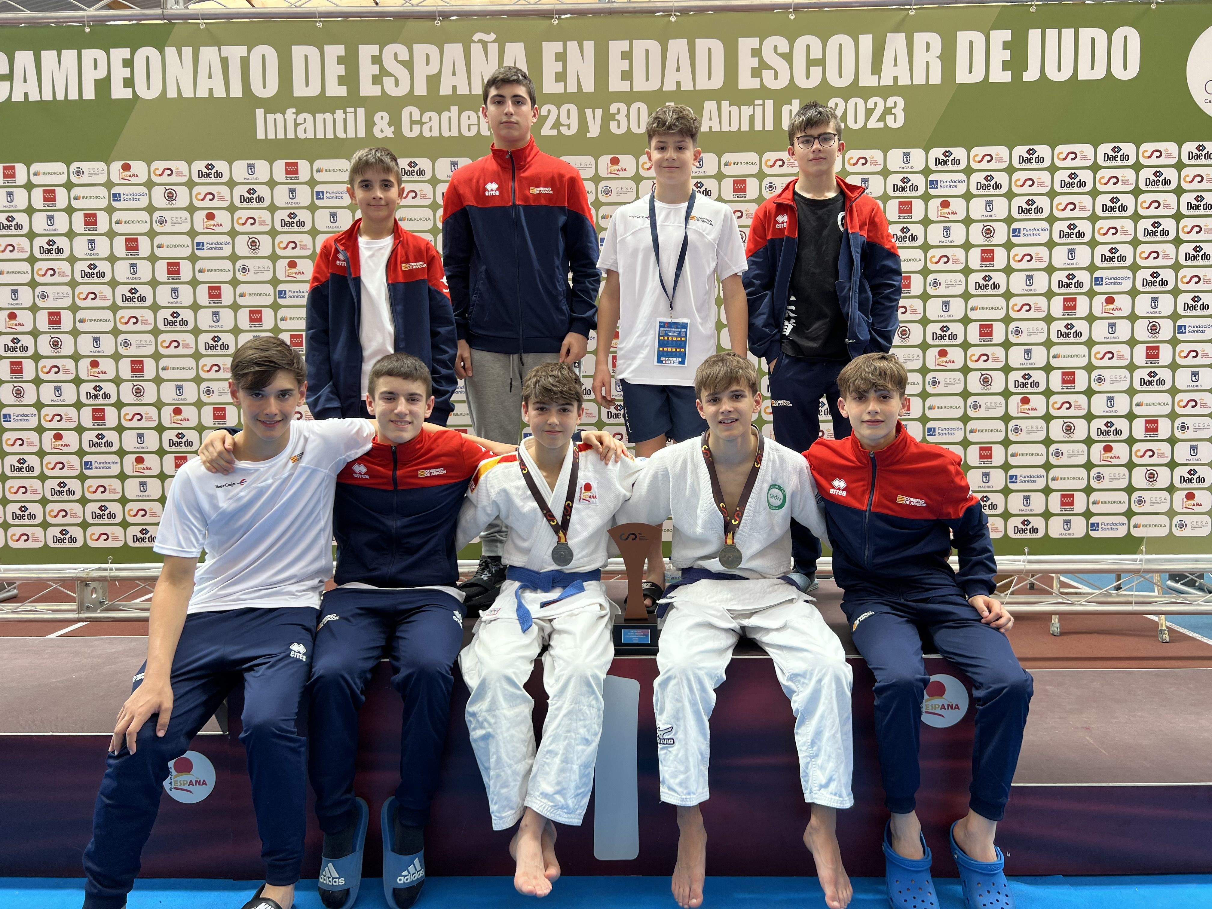 equipomasculinoinfantilbronce